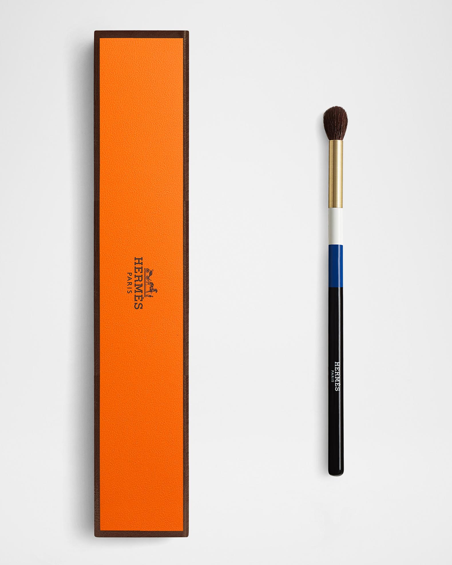✨HERMES✨エルメス Les Pinceaux フェイスブラシ Hermes Les Pinceaux Hermes, L'Estompeur Blending Brush | Neiman Marcus