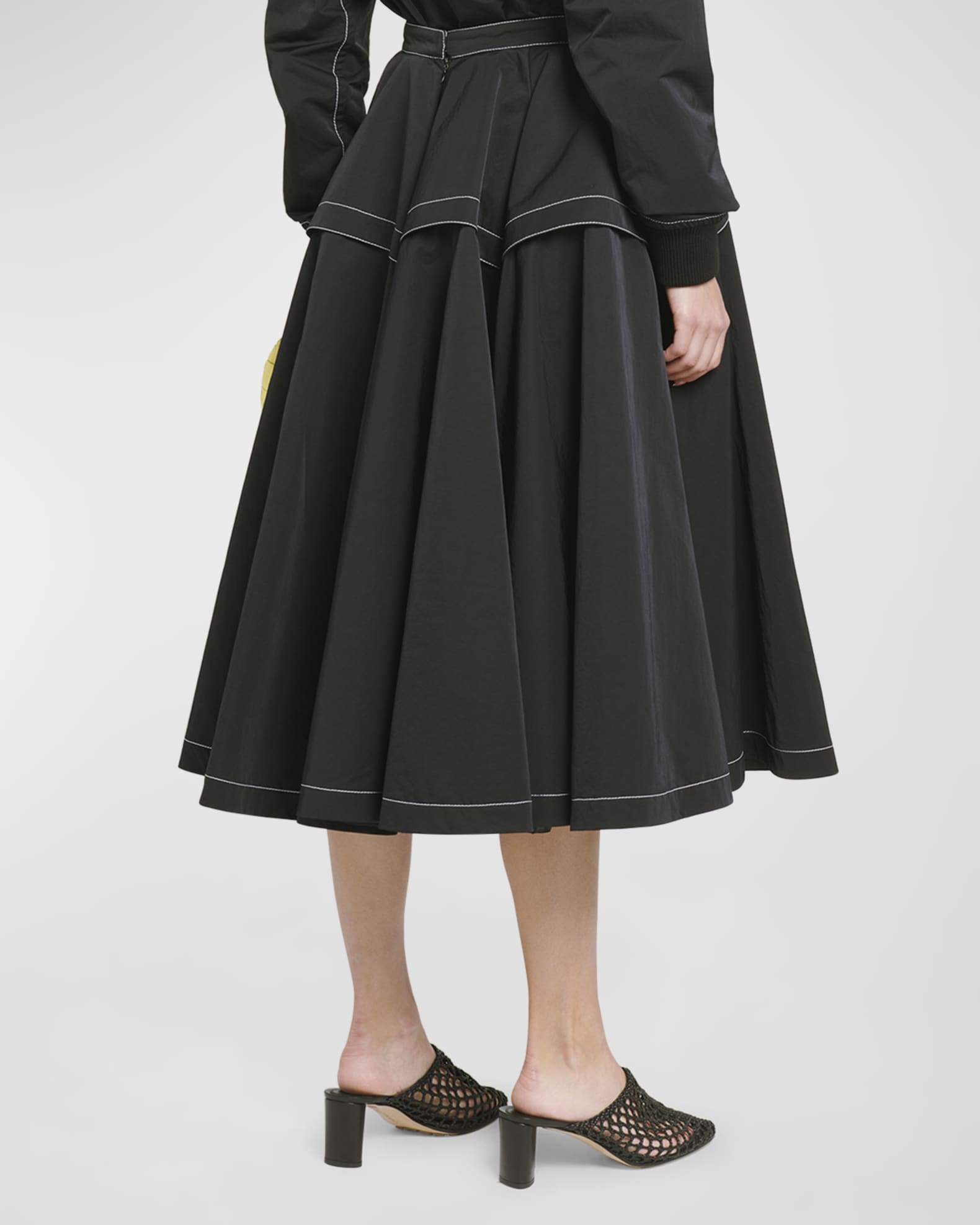 スカート BOTTEGA VENETA Black polyester pant-skirt Bottega Veneta Tech Nylon Midi Circle Skirt | Neiman Marcus
