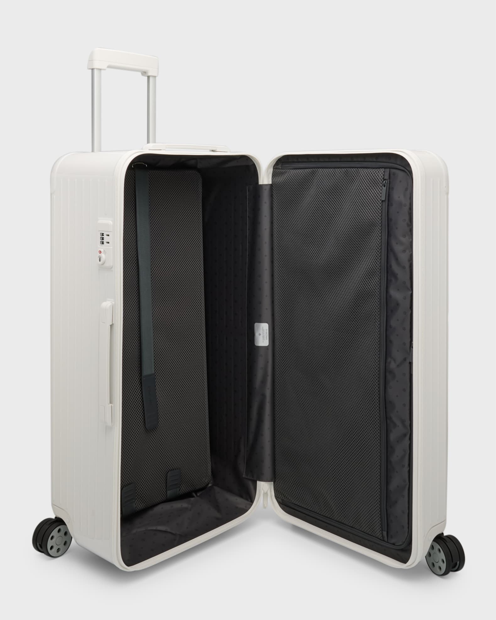 Essential Trunk Plus Spinner  1