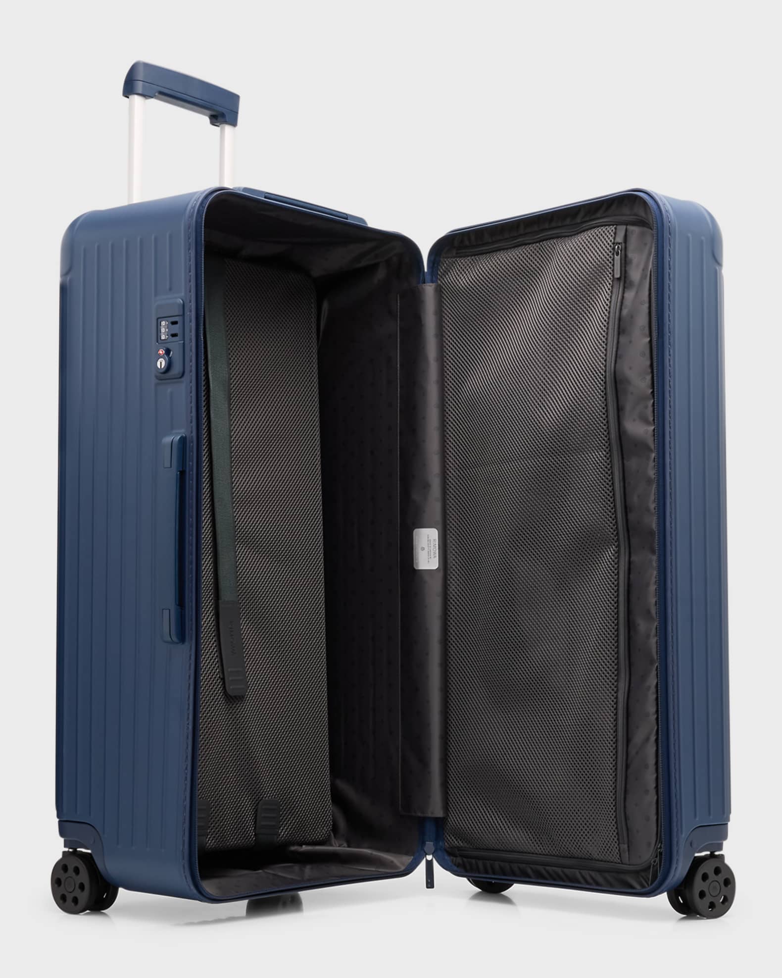 Essential Trunk Plus Spinner  1