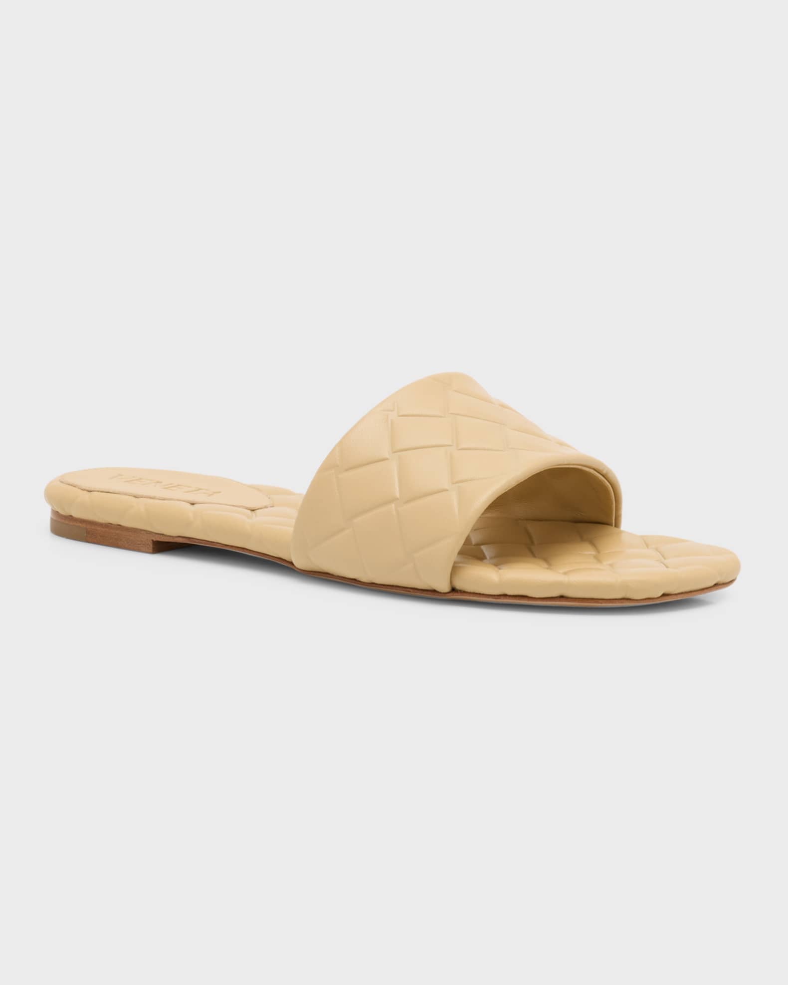 【2025年】エレガントファッションを上品に着 Bottega Veneta Neiman | Sandals Slide Flat Leather Quilted 靴