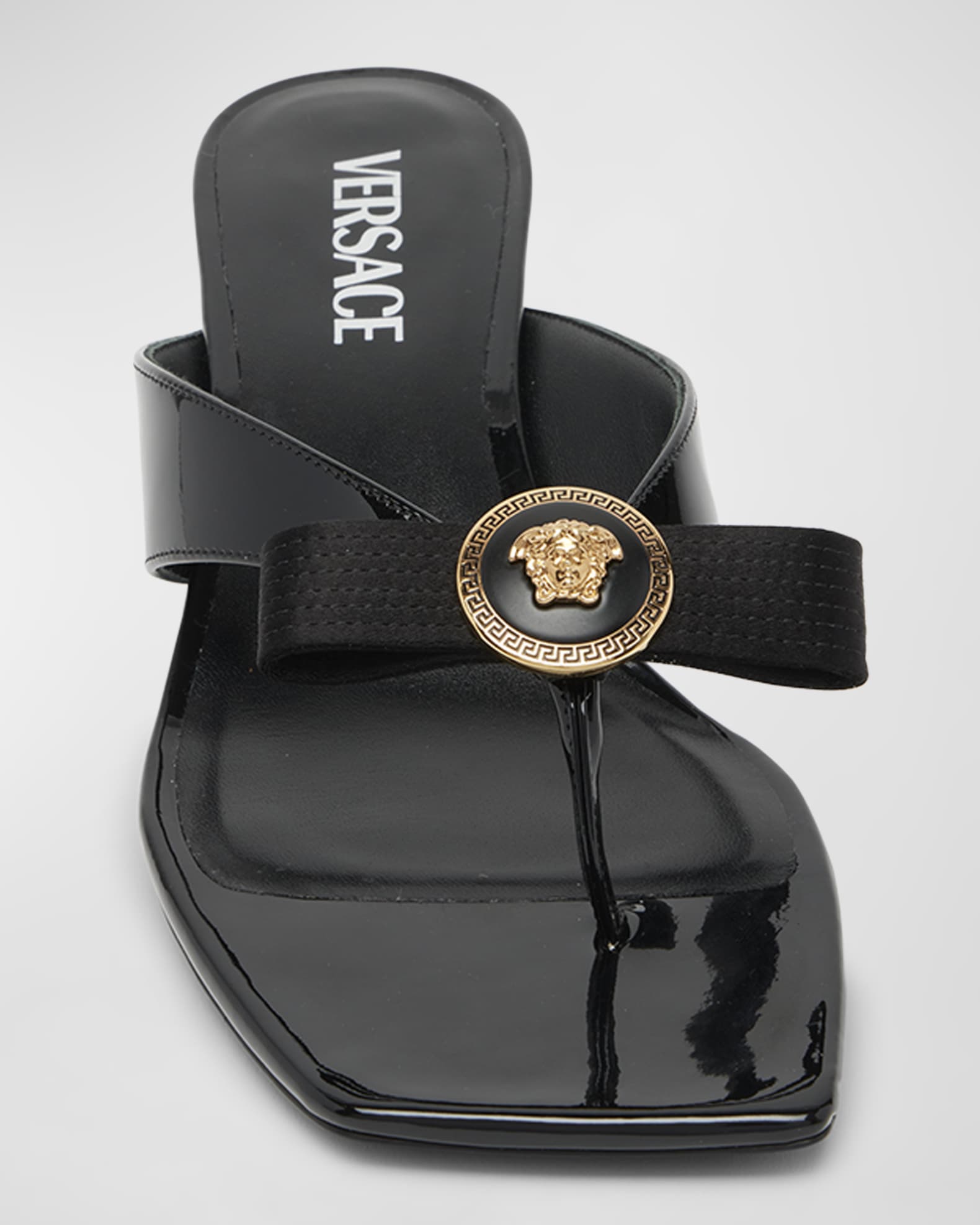 Medusa '95 leather thong sandals in black - Versace