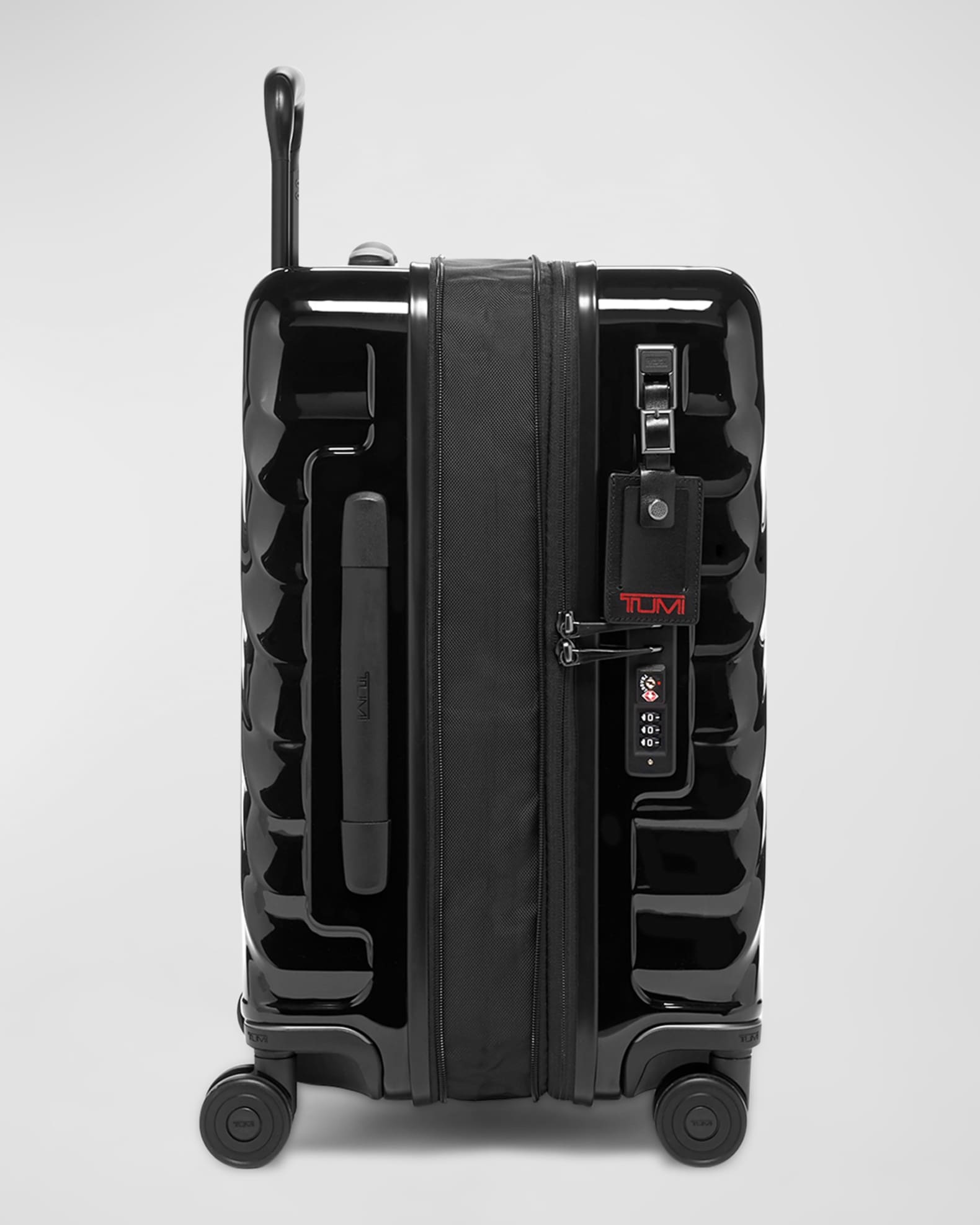 Tumi trolley carry on online