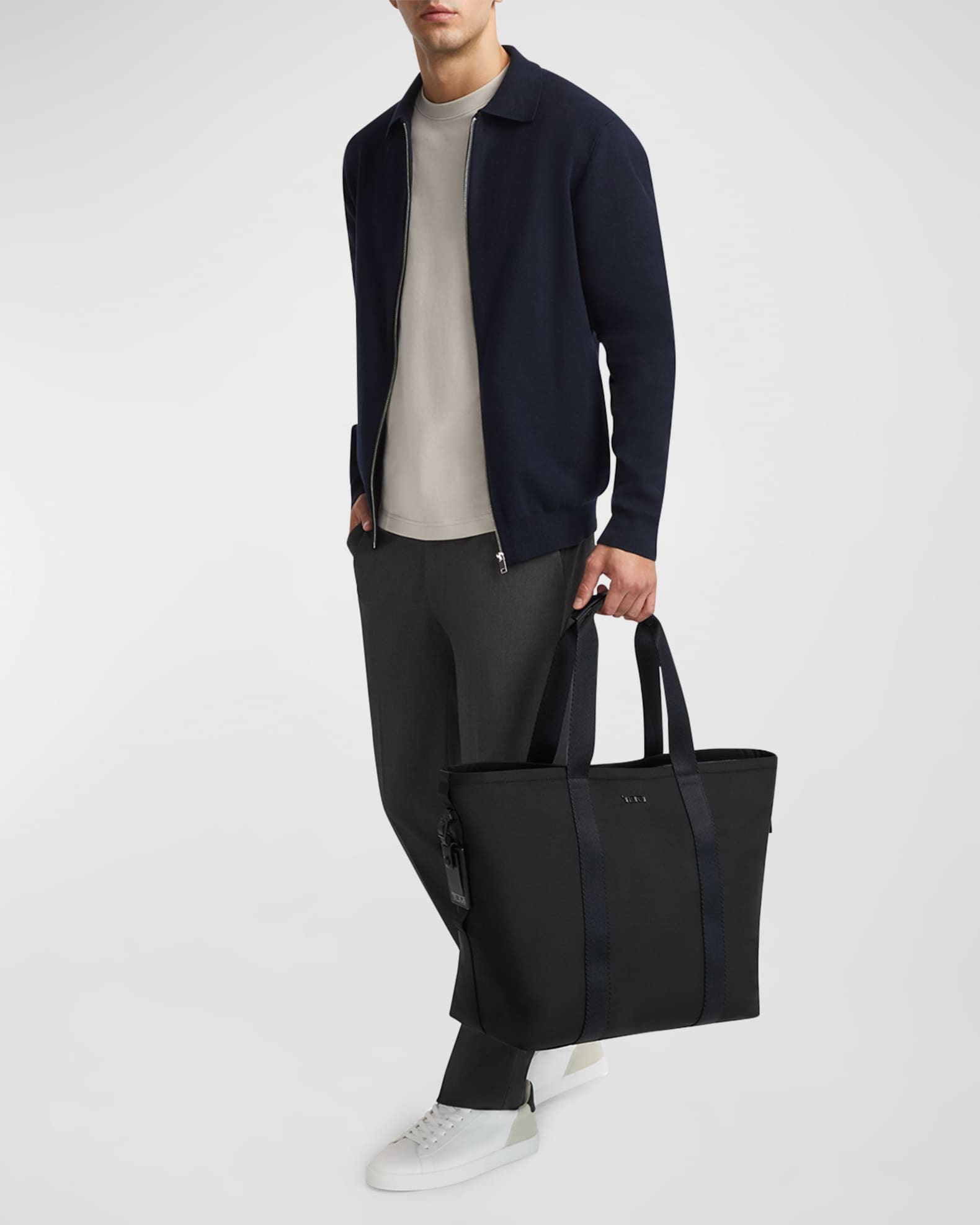 ランキング第1位 Tumi Essential Medium East-West Tote Bag | Neiman Marcus バッグ