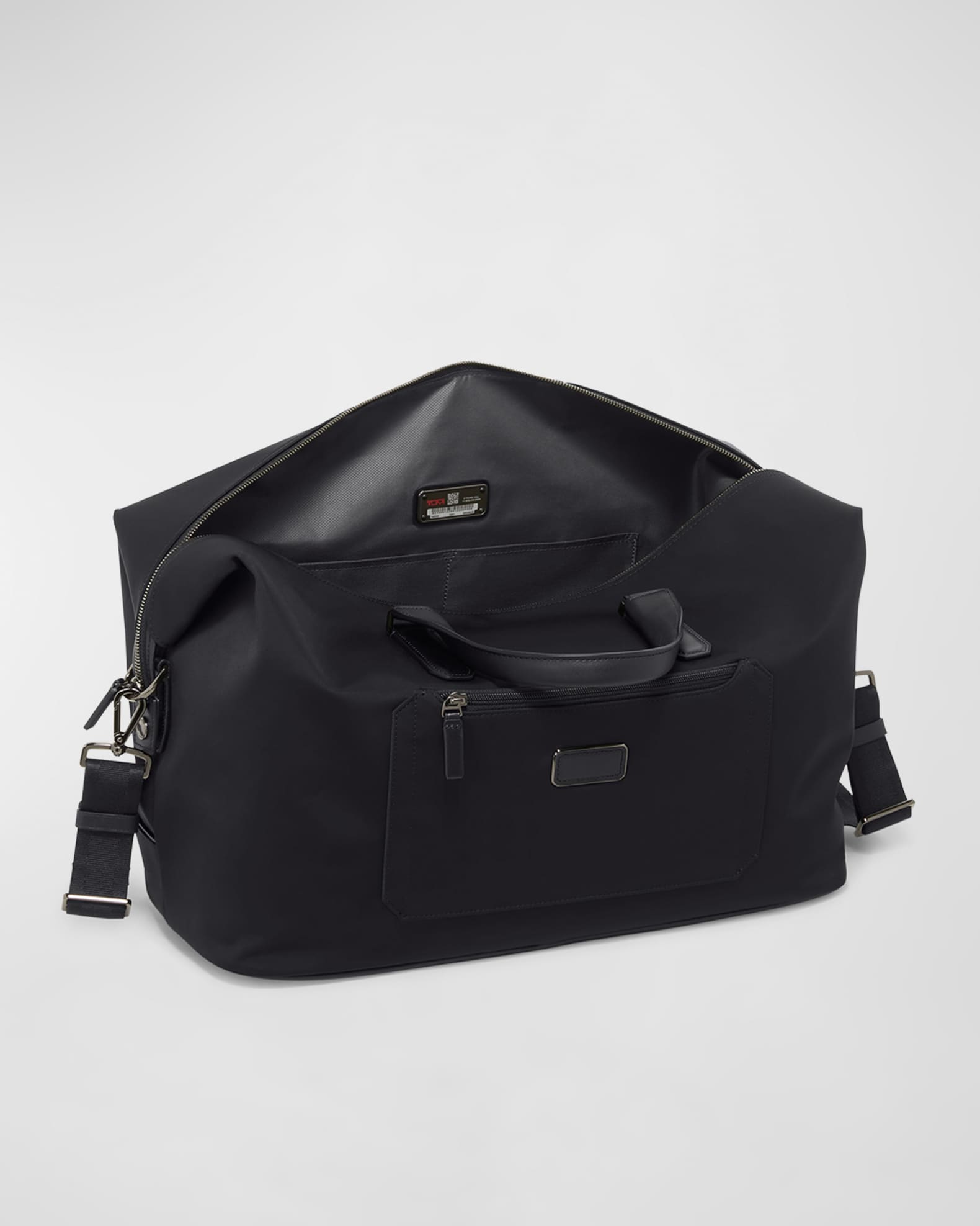 Duffel bag tumi clearance