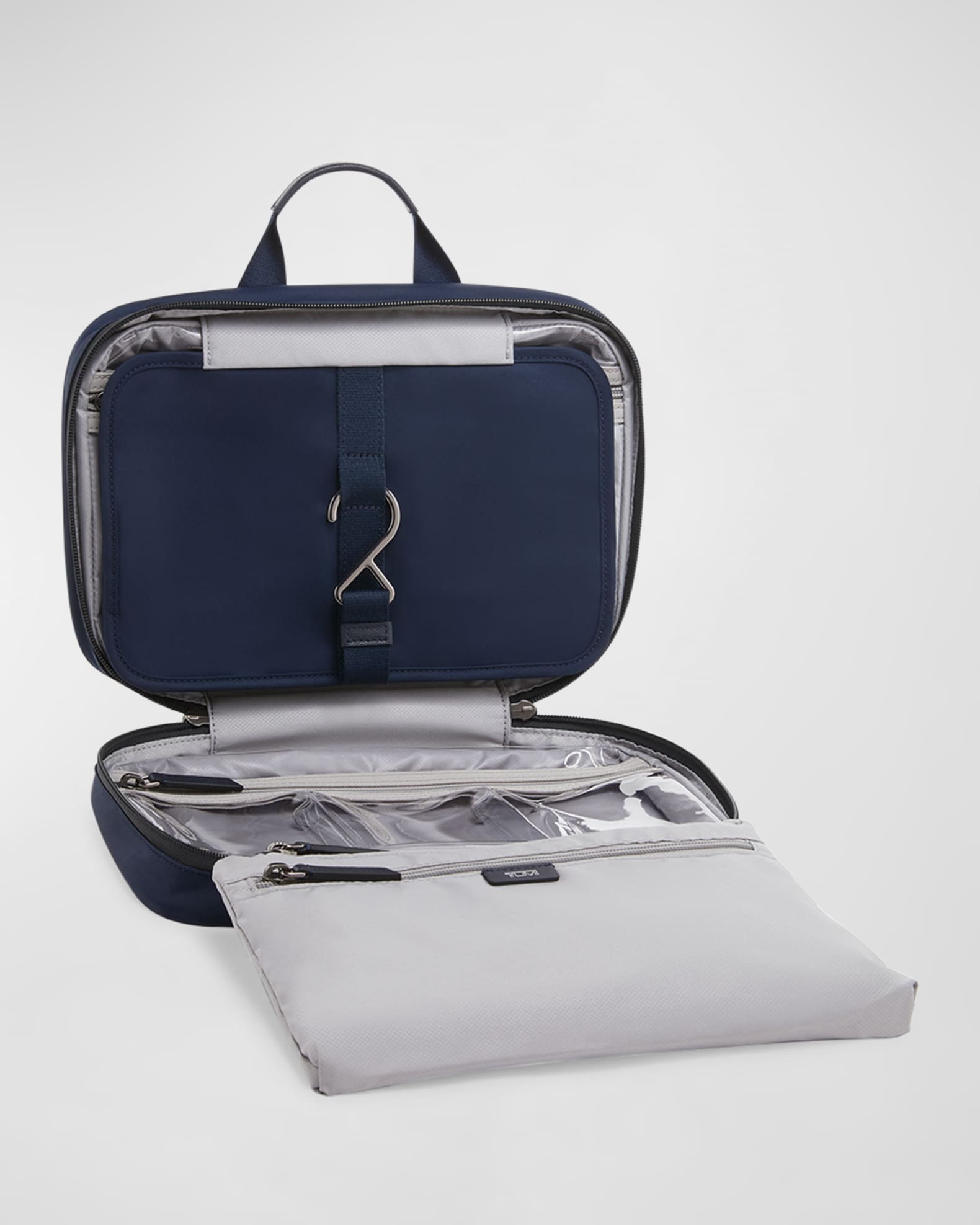 Tumi cosmetic bag outlet