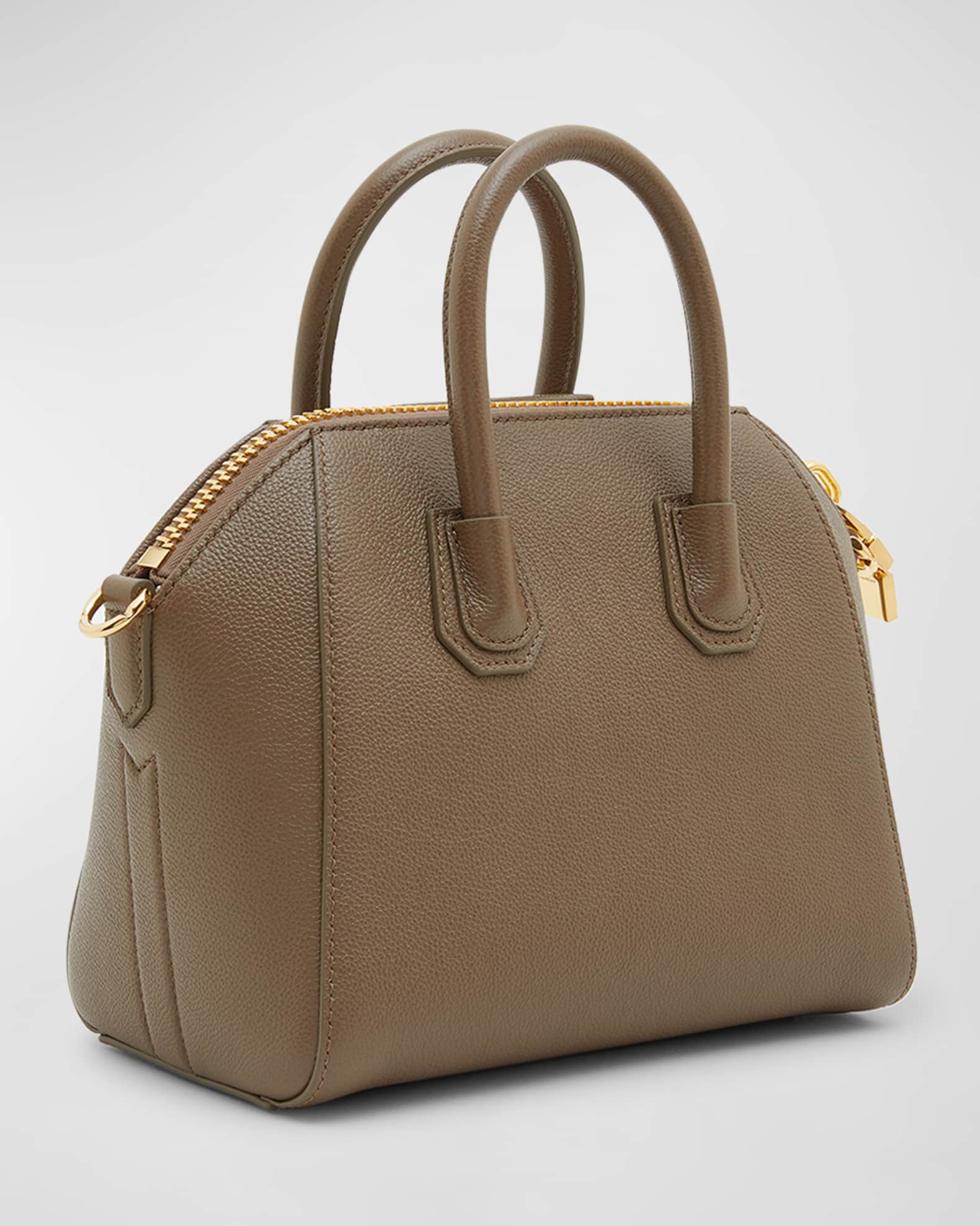 ANTIGONA SMALL LEATHERショルダー Small Antigona bag in Box leather in - black | Givenchy US