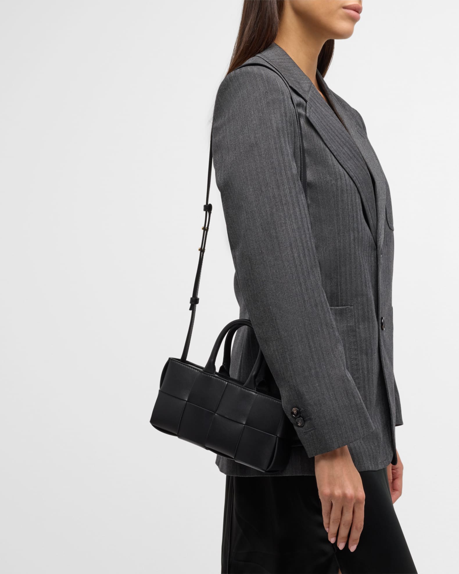 Bottega Veneta＊Mini East-West Arco Tote トートバッグ＊送込 Bottega Veneta Mini East-West Arco Tote Bag | Neiman Marcus