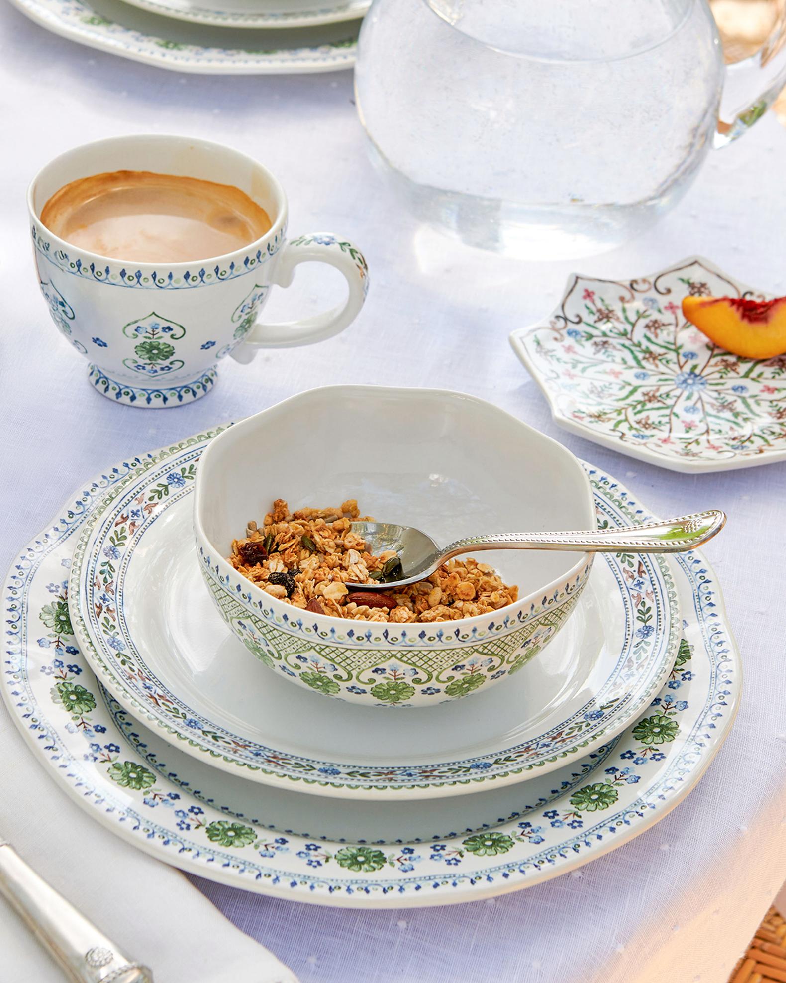 Juliska Villa Seville 16-Piece Dinnerware Set, Chambray | Neiman