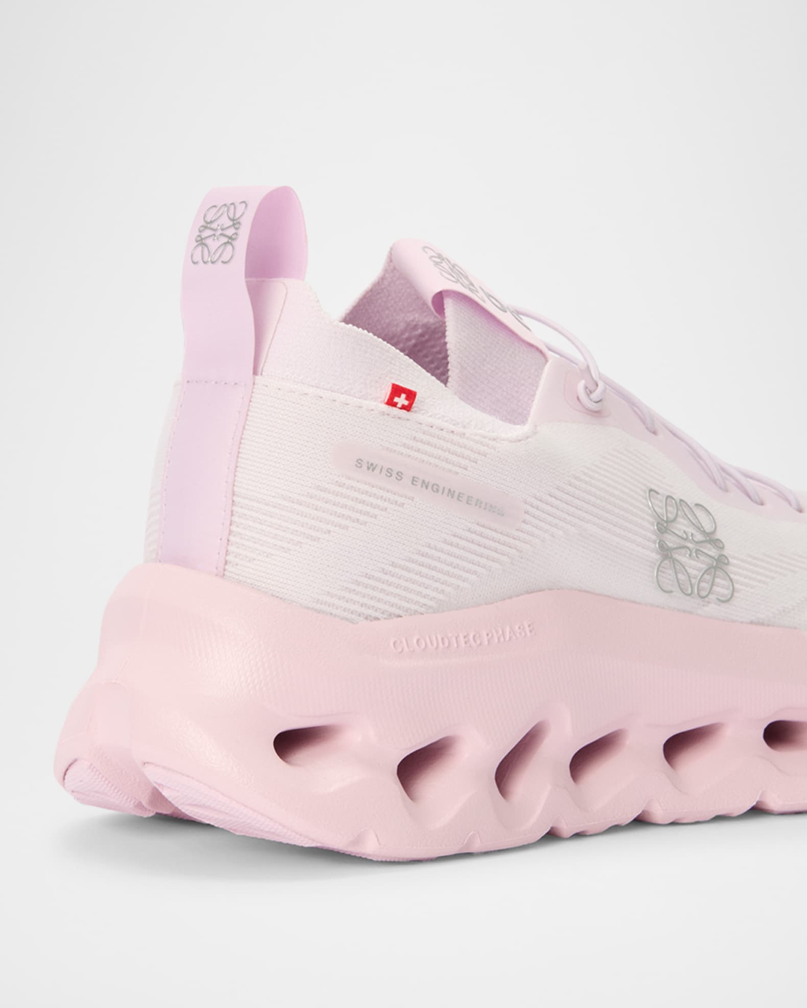 送料無料商品の通販 Loewe Neiman | Sneakers Spandex Embellished Cloudtilt On x 靴