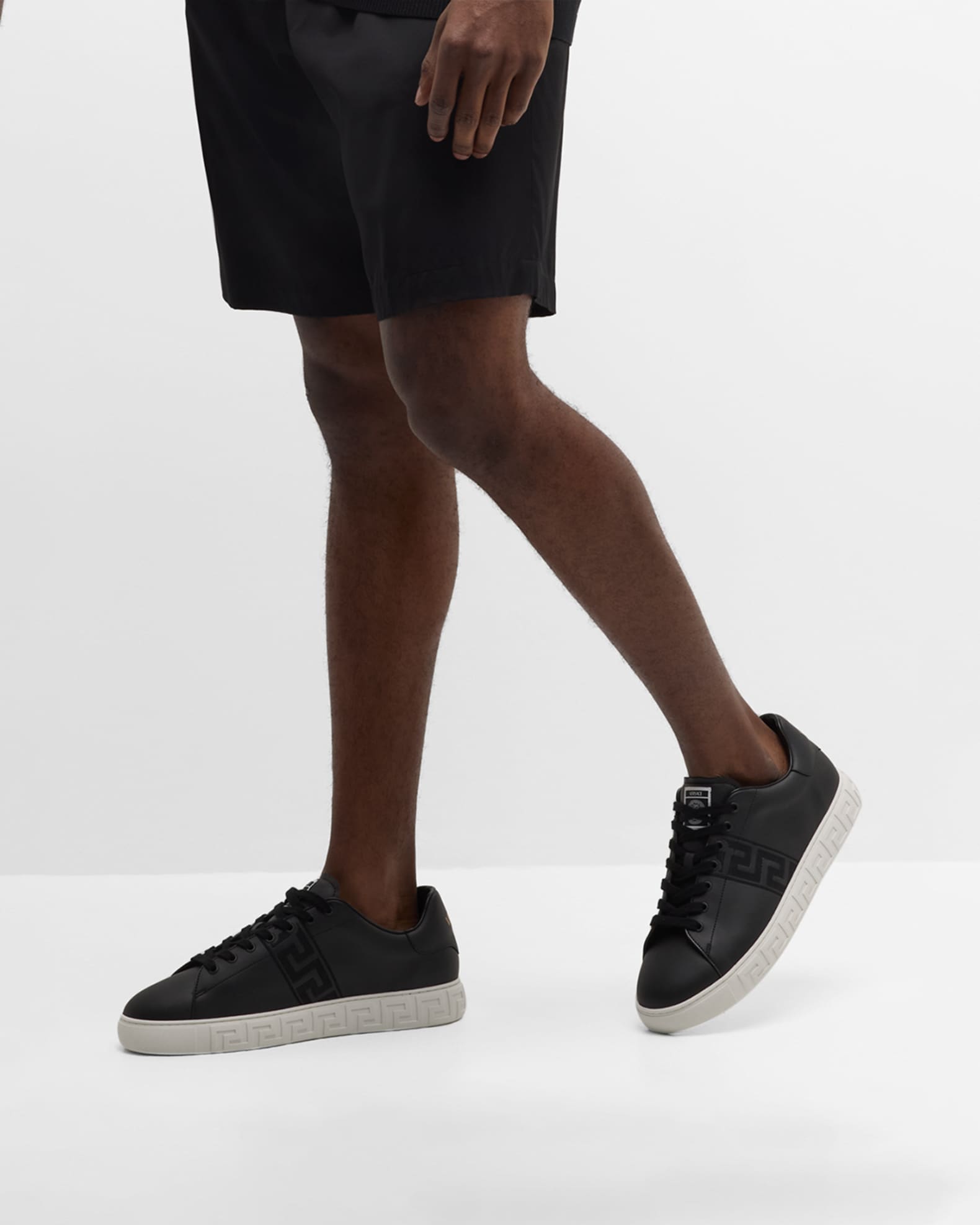 スニーカー VERSACE GRECA LEATHER SNEAKERS Versace Men's La Greca Leather Low-Top Sneakers | Neiman Marcus