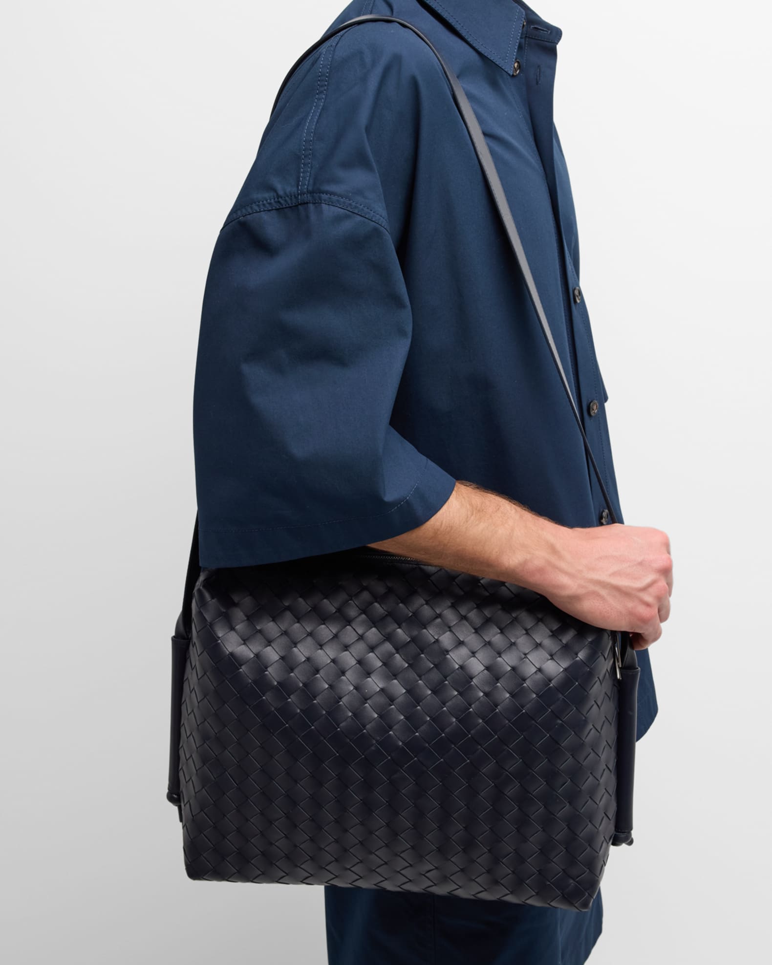 Bottega veneta mens messenger bag clearance