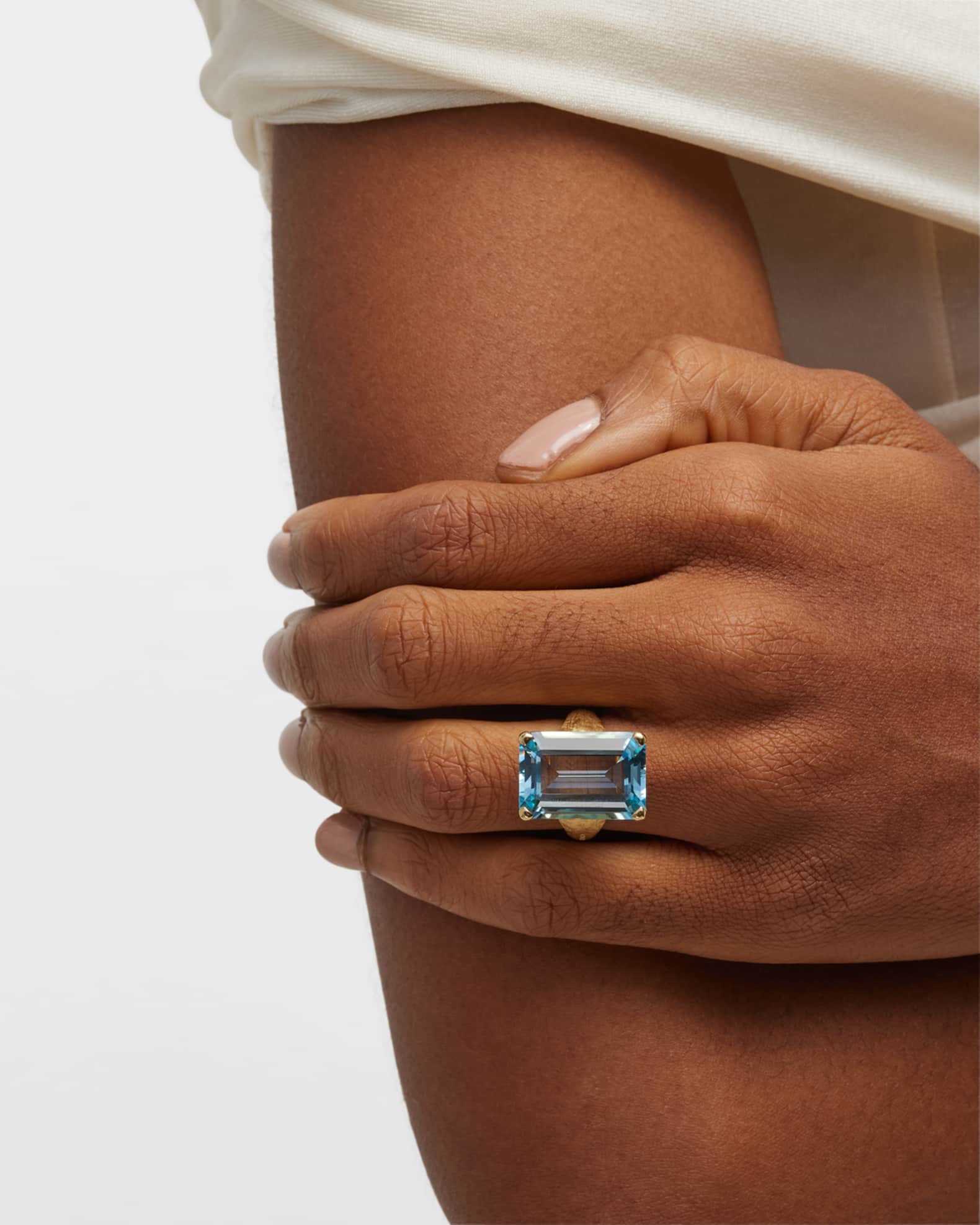 18K Gold Unico Ring with Blue Topaz, Size 7 1