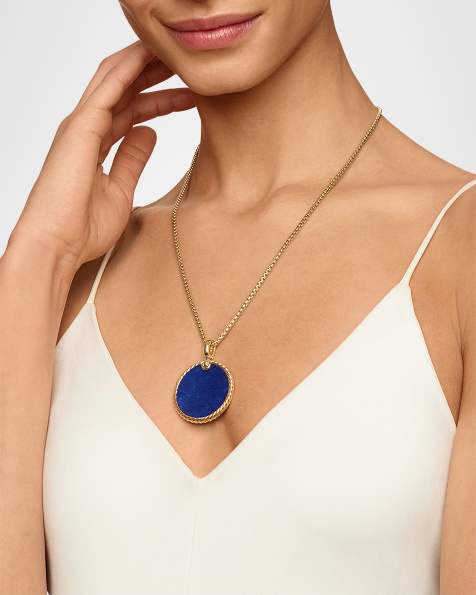 DY Elements Disc Pendant in 18K Gold 1