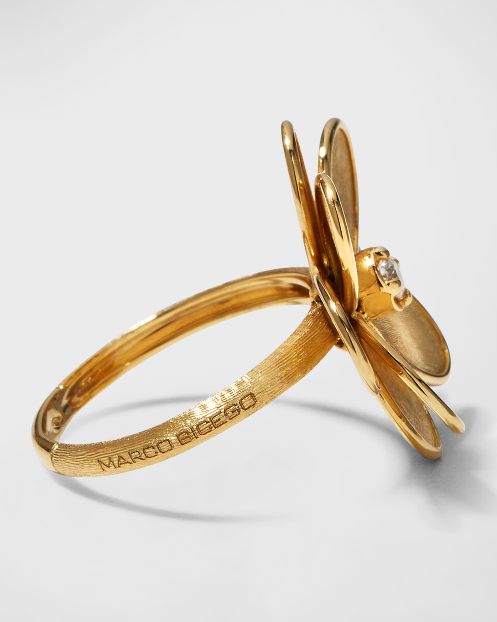2025新入荷 Marco Bicego Petali 18K Yellow Gold Flower Ring with Diamond アクセサリー