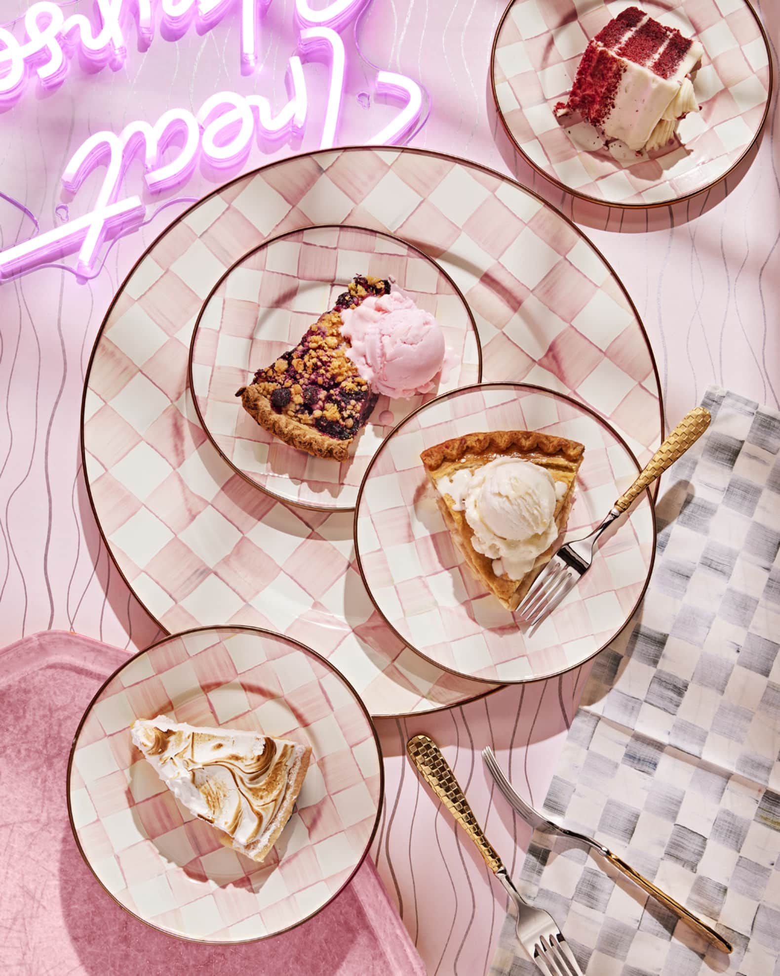 McKenzie-Childs ローズ柄　コンポート MacKenzie-Childs Launches 2024 Rosy Check Collection | Food Network