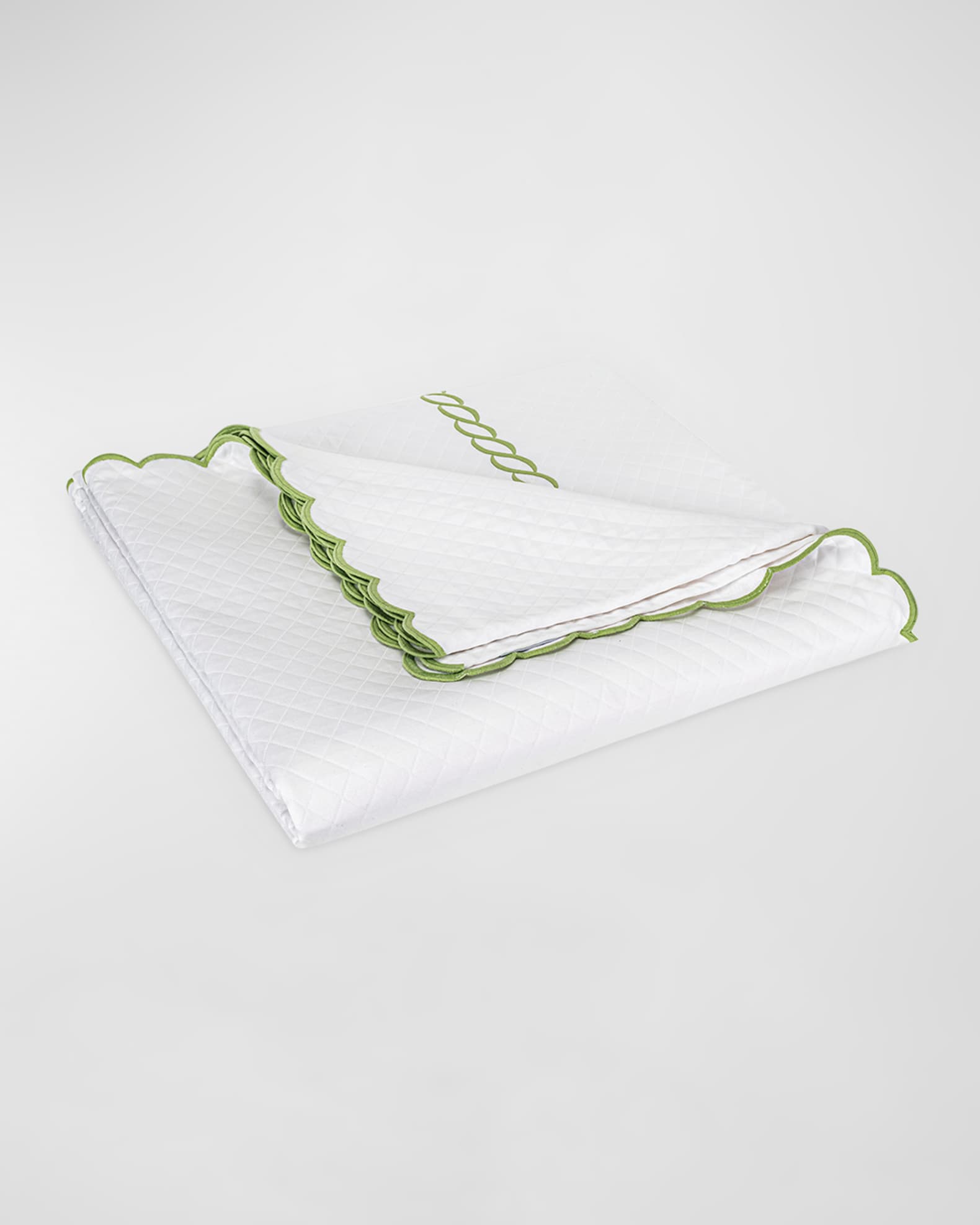 Classic Chain Scallop Matelasse King Coverlet 0