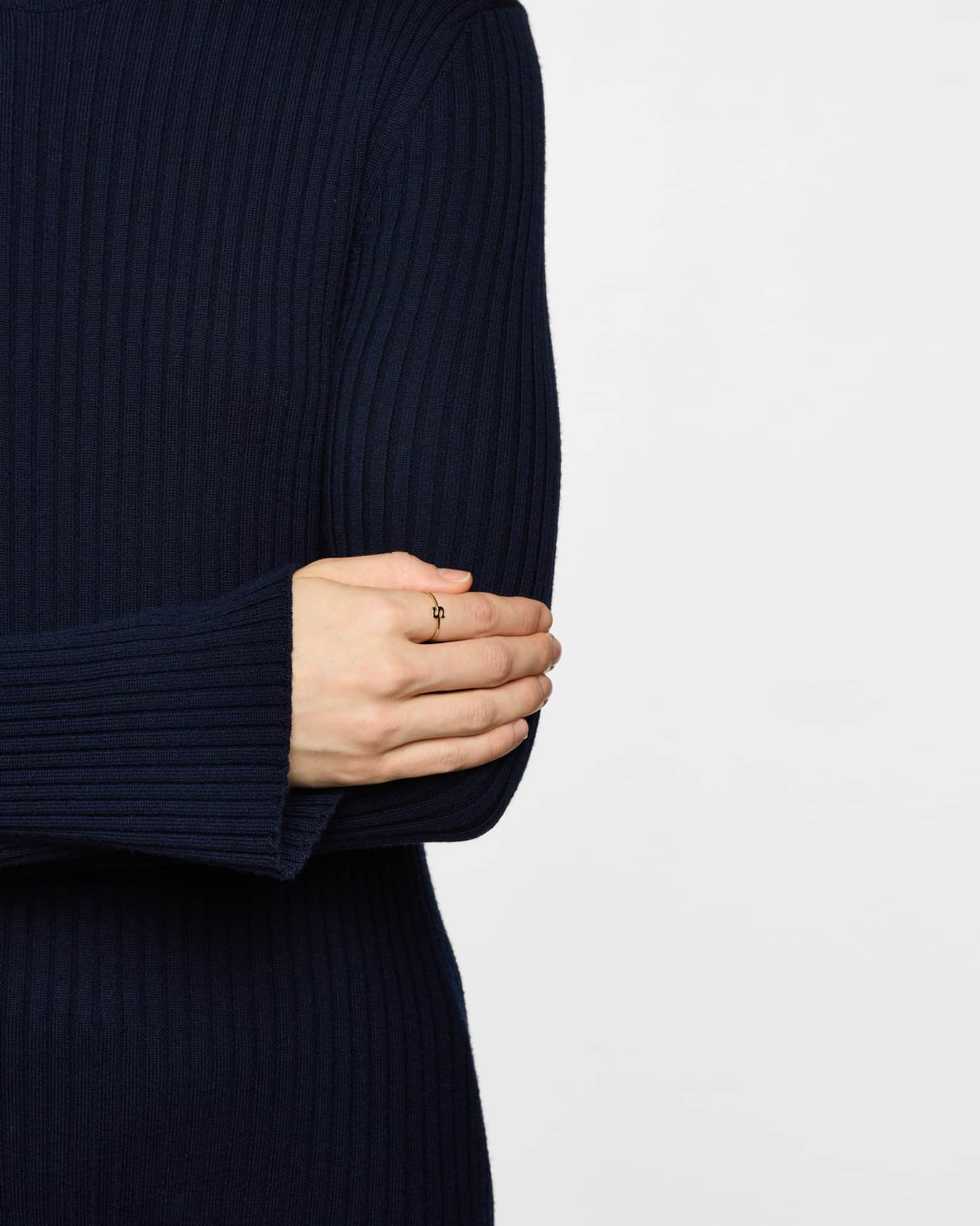 14K Yellow Gold Initial Ring, Size 7 1