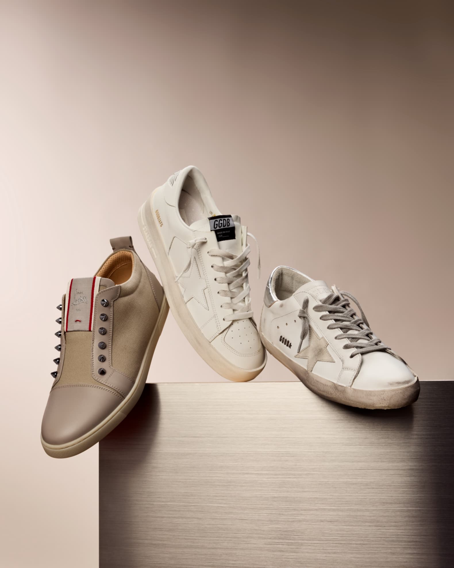GOLDEN  スハスタ ロトッフ スニカ GWF00110F005347 11702 Super-Star Sabots with platinum star and ice-gray suede tongue