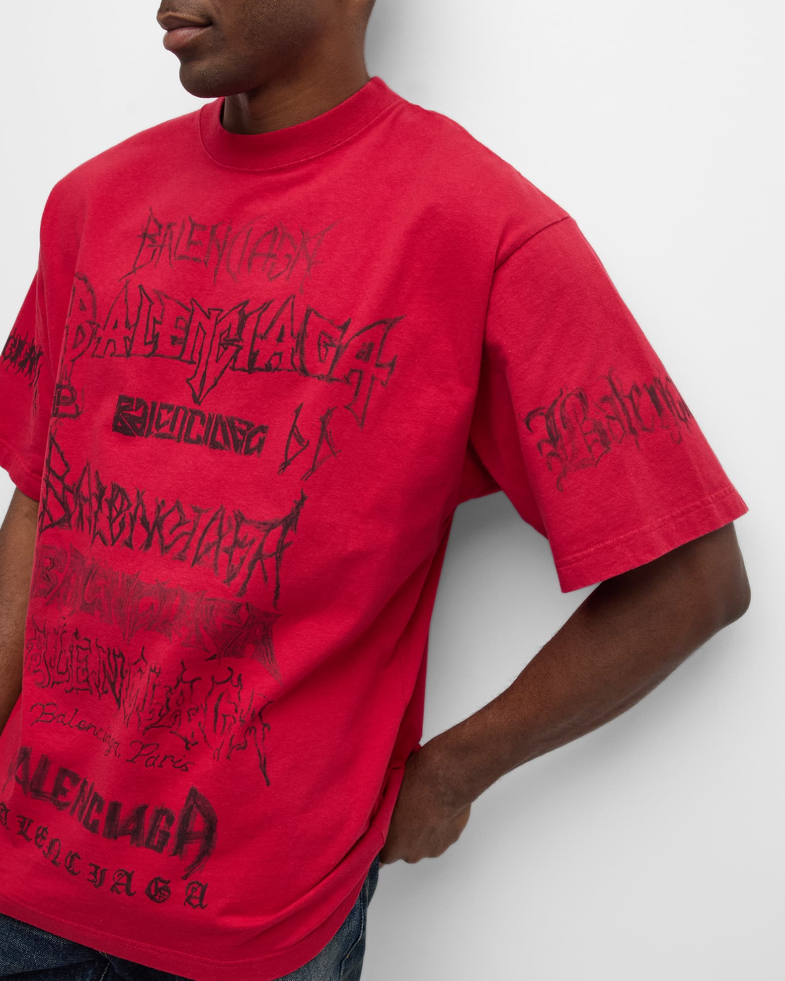 【BALENCIAGA】メンズDIYメタル・ラージフィットTシャツ Balenciaga Men's DIY Metal Large Fit T-Shirt | Neiman Marcus