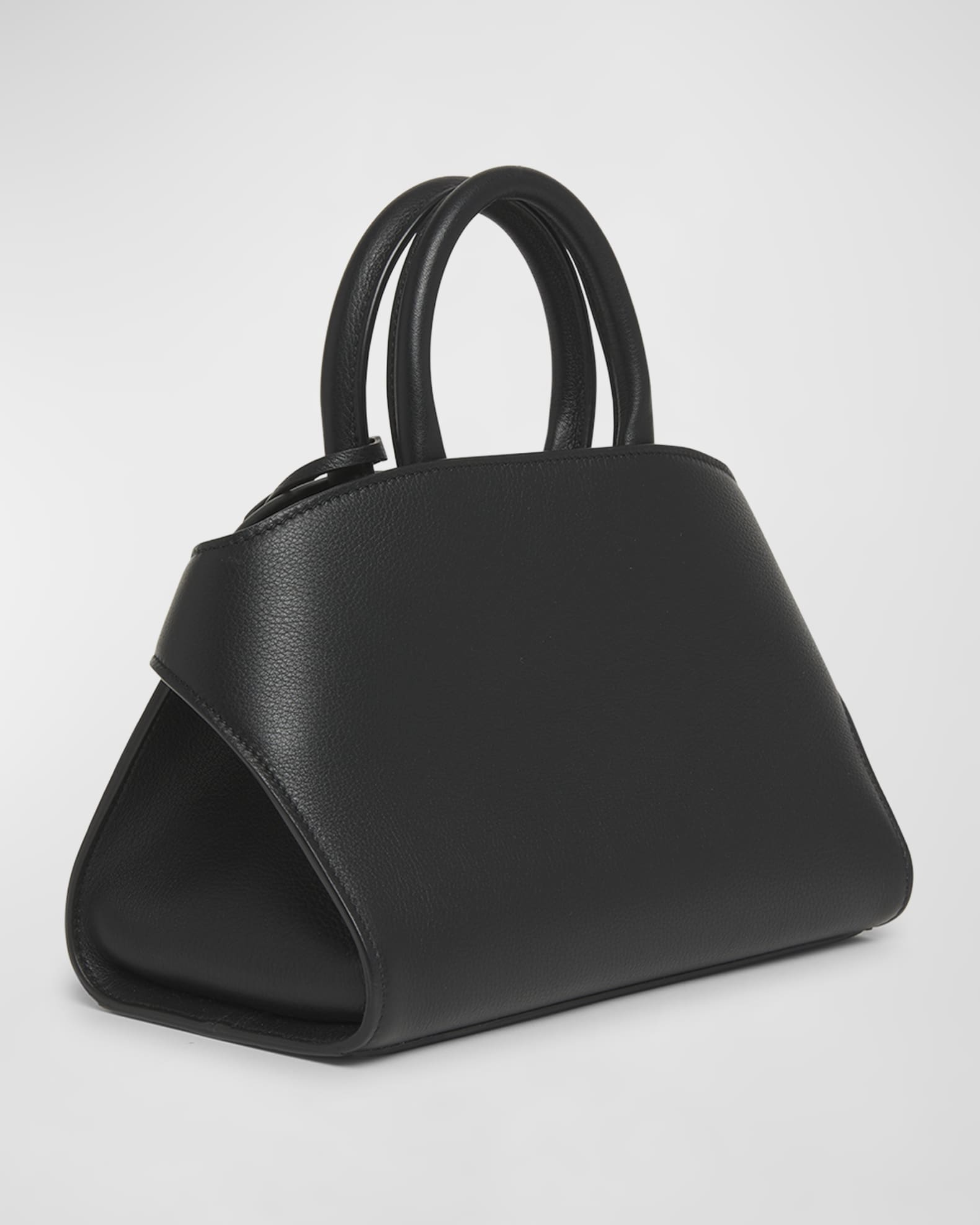 ハンドバッグ FERRAGAMO BLACK LEATHER TOP HANDLE BAG Iconic Top Handle (S) - Women | Ferragamo
