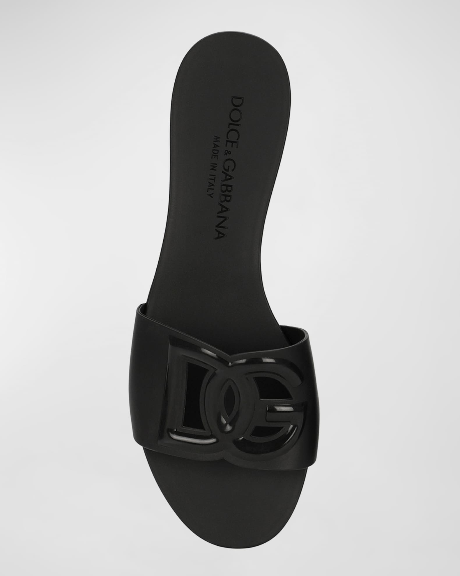 【DOLCE & GABBANA】DGカットアウトラバースライドサンダル DG cutout rubber slides in white - Dolce Gabbana | Mytheresa