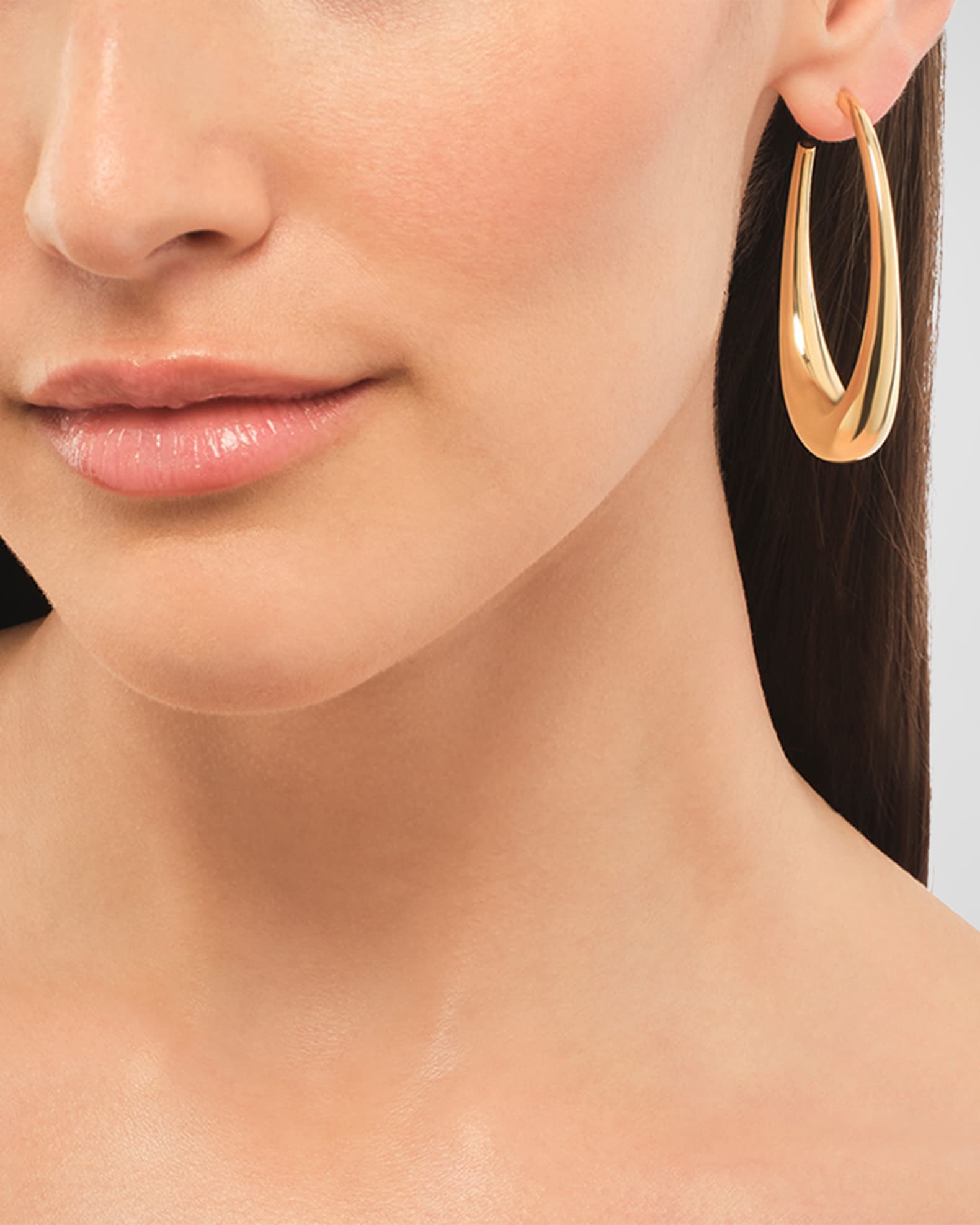 14K Yellow Gold Graduating Oval Hoop Earrings 1