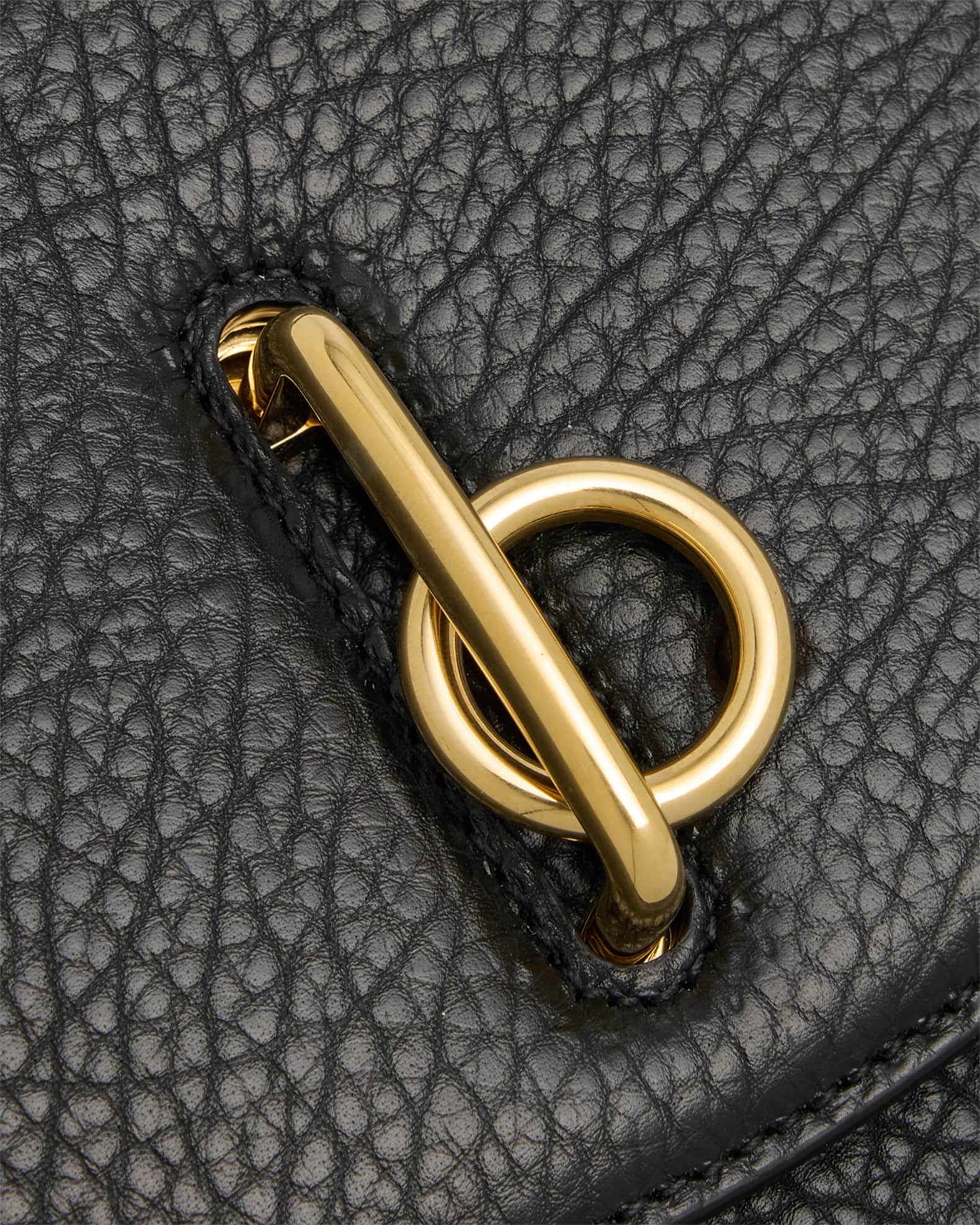 関税込 Burberry グレインレザー製Horse Medalサドルバッグ Burberry Leather Bridle Medium Saddle Bag (SHF-FYQaTS)