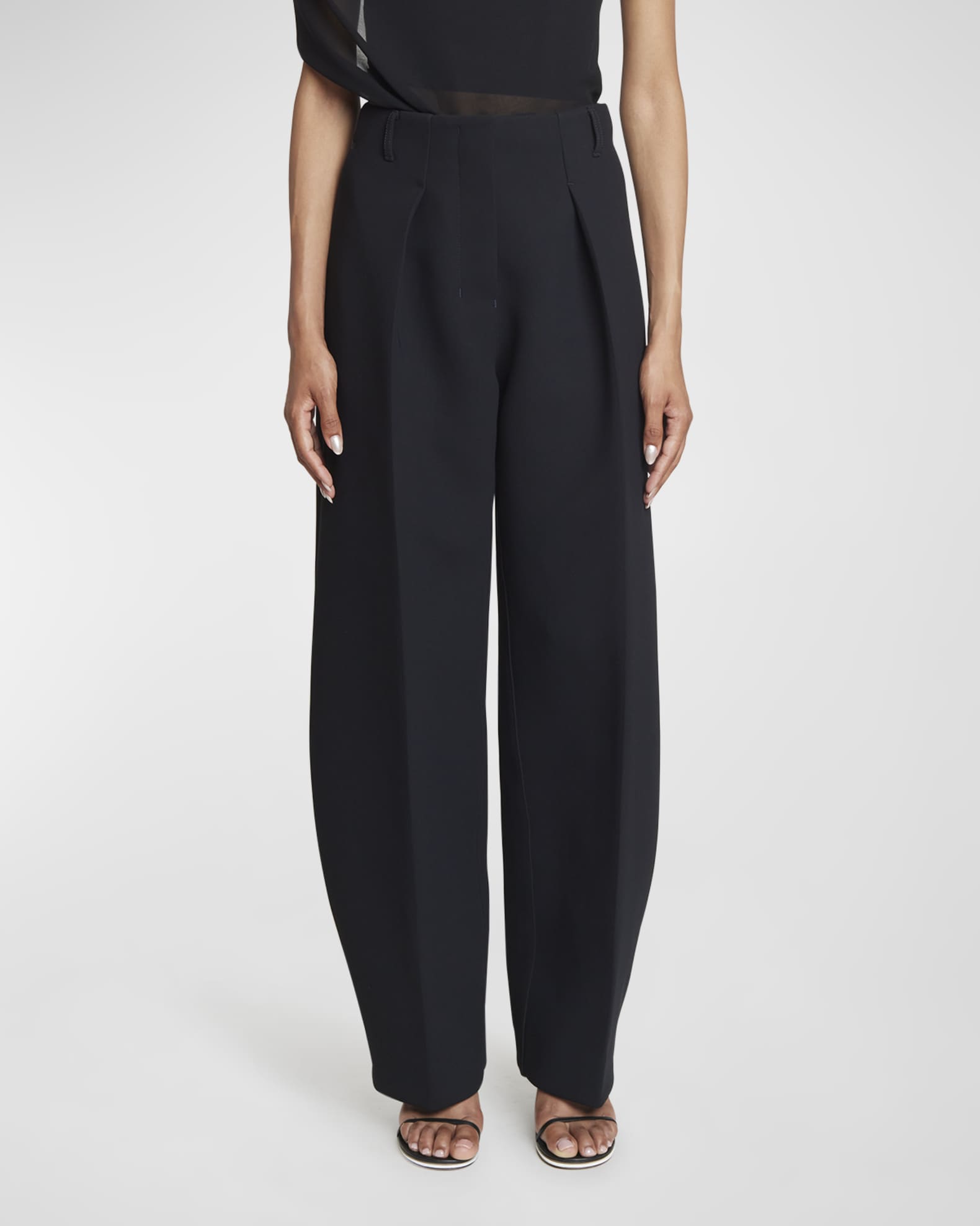 Jacquemus Le Pantalon Ovalo Pleated Wide-Leg Trousers Jacquemus Le Pantalon Ovalo Pleated Wide-Leg Trousers