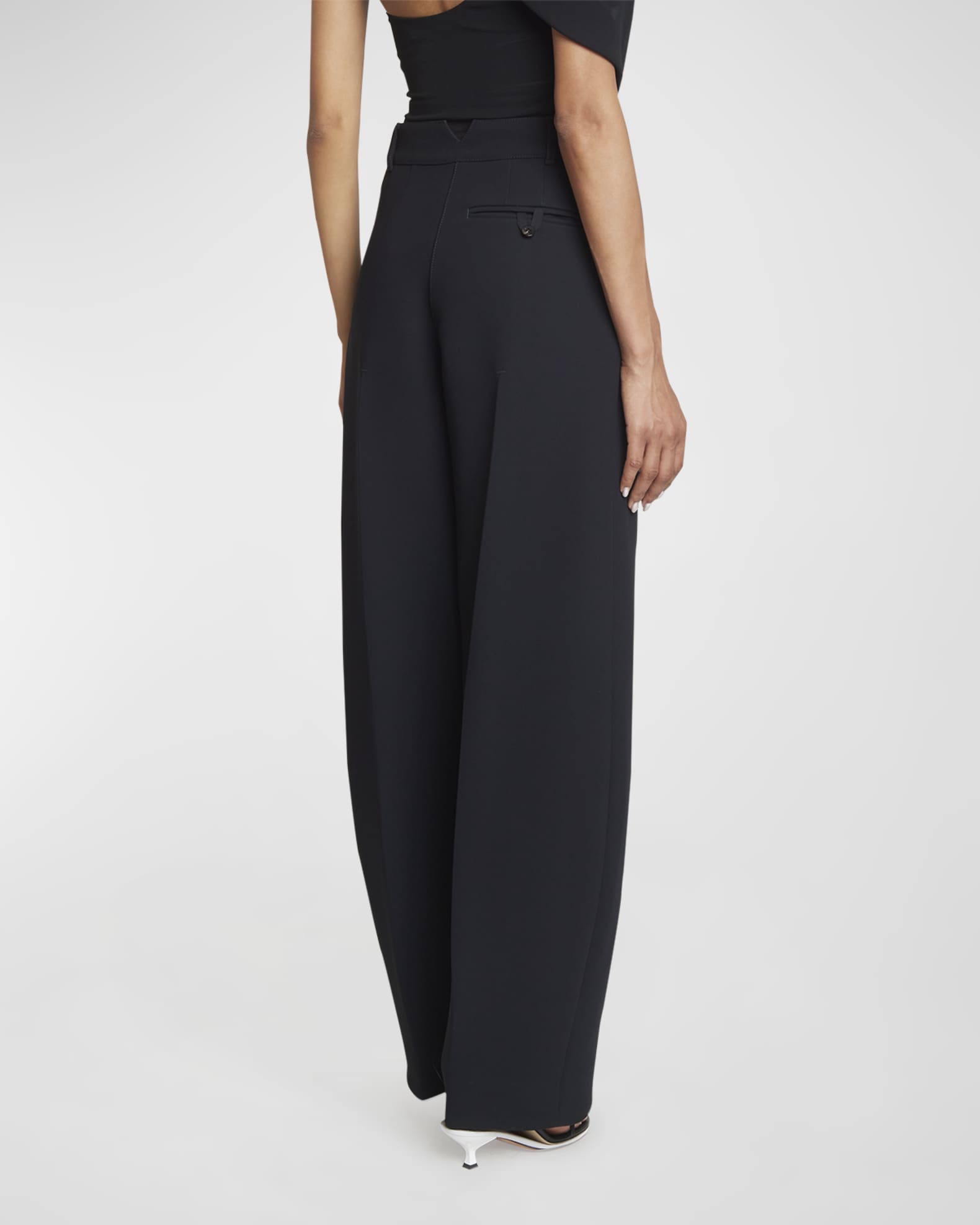 Jacquemus Le Pantalon Ovalo Pleated Wide-Leg Trousers