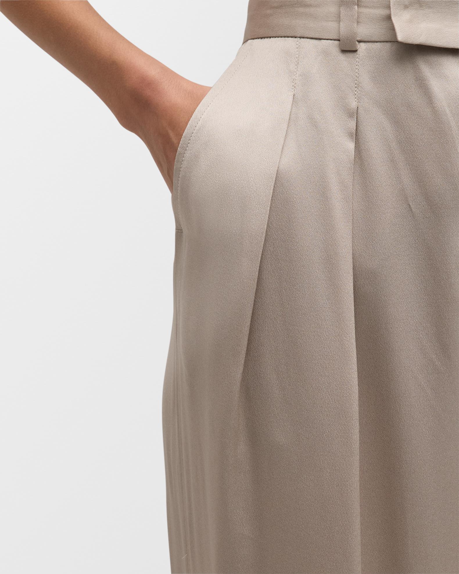 Women Pleated Mid Rise Trousers