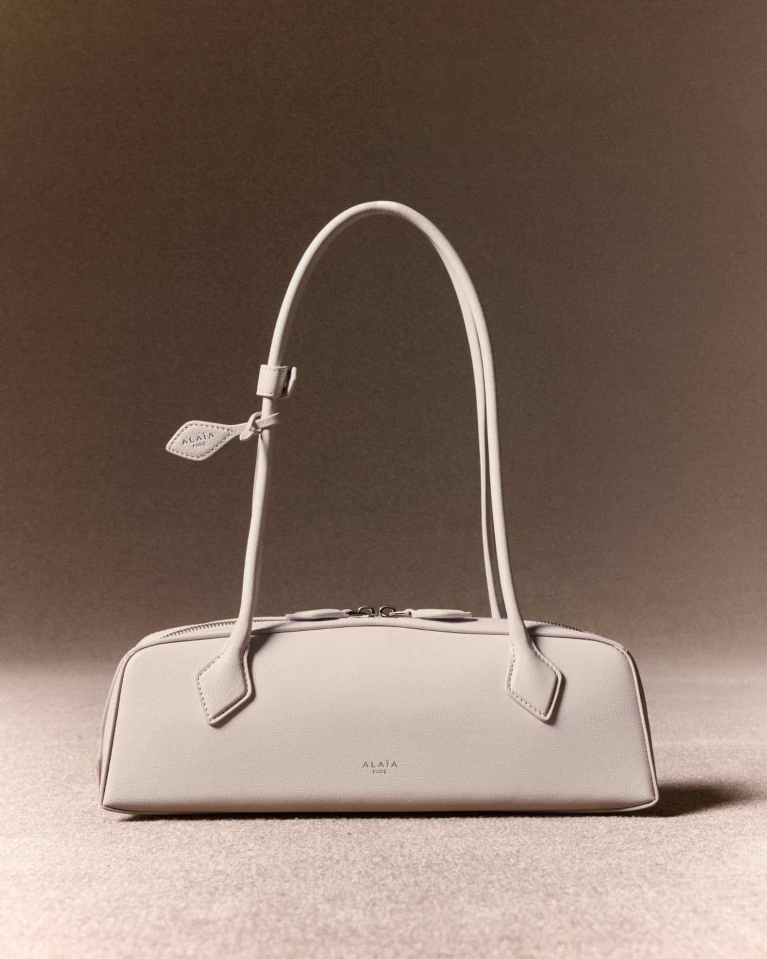 ショルダーバッグ・ポシェット ALAIA Alaia Teckel Medium Shoulder Bag (AA1S06033CA214 956) 45892843kn_999_f.jpg?impolicy=