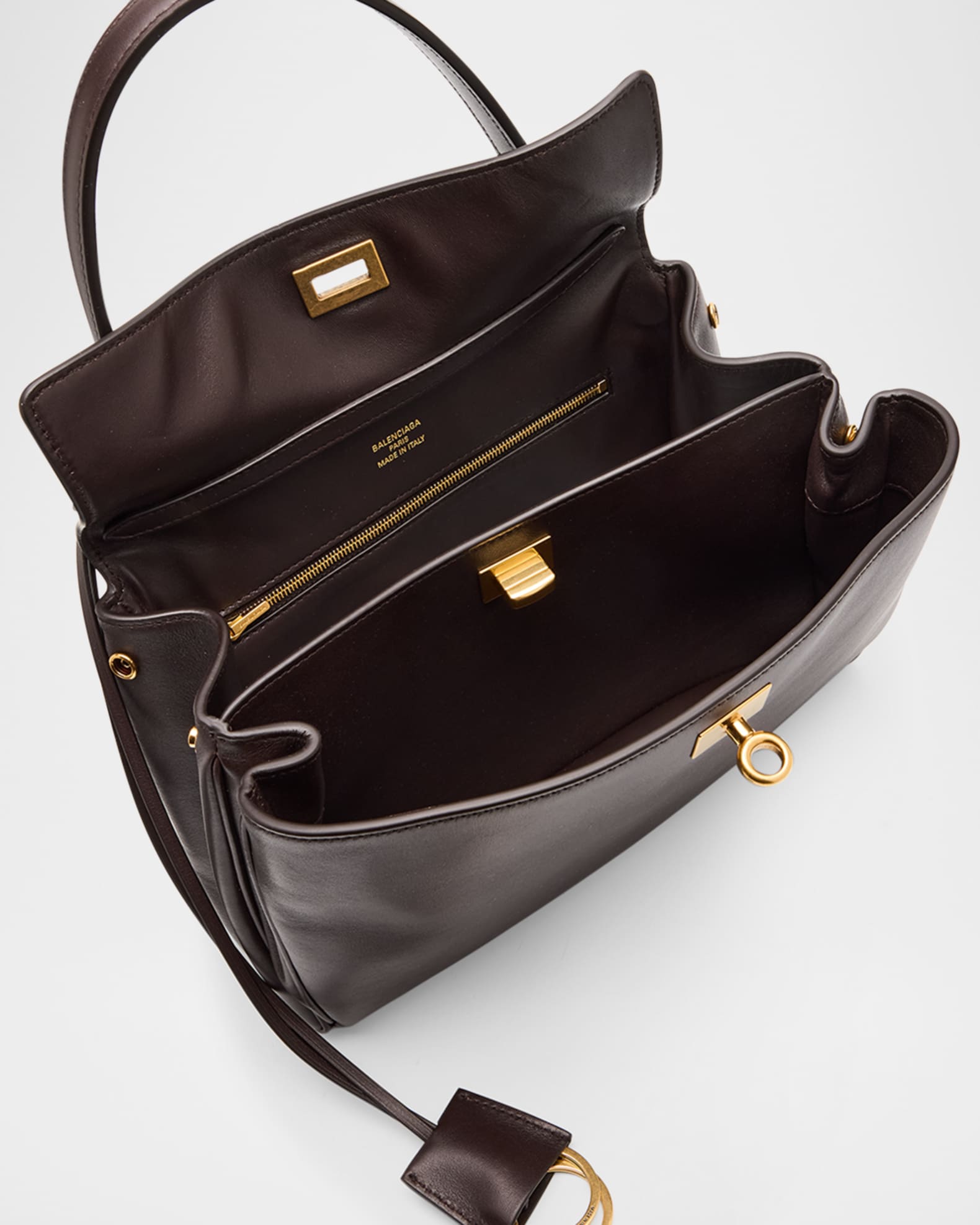 【Balenciaga】RODEO TOP HANDLE S◆7897792AA5L Balenciaga Rodeo Top Handle Bag in Black | FWRD