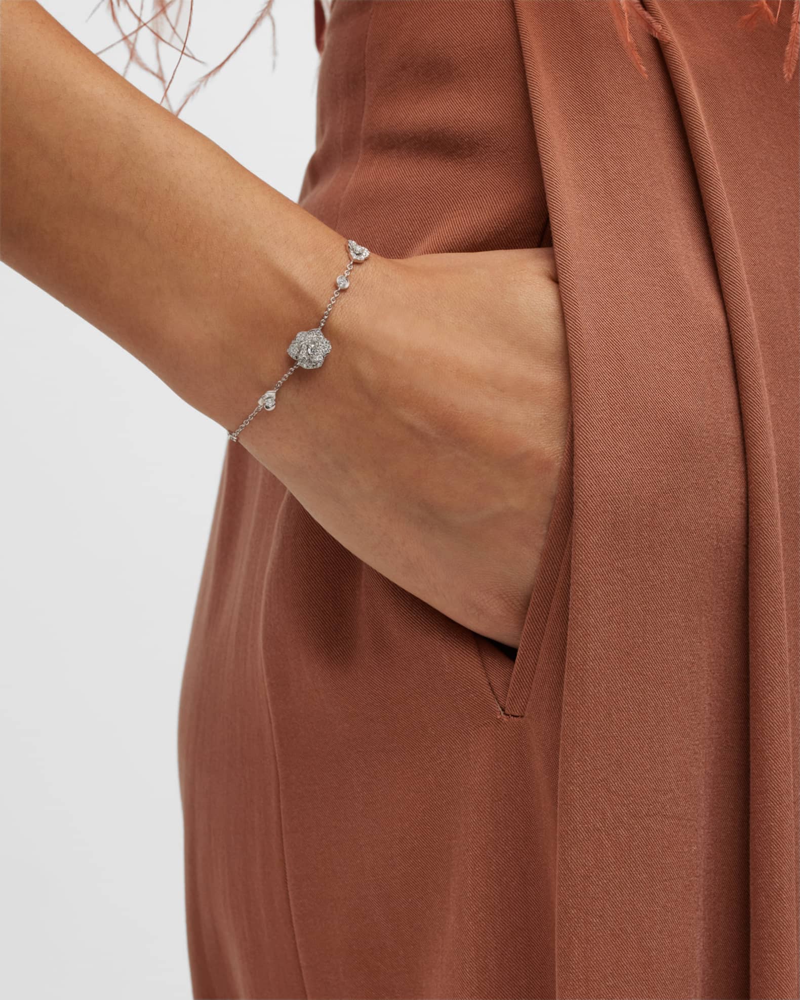 Rose 18K White Gold 3-Motif Diamond Bracelet 1
