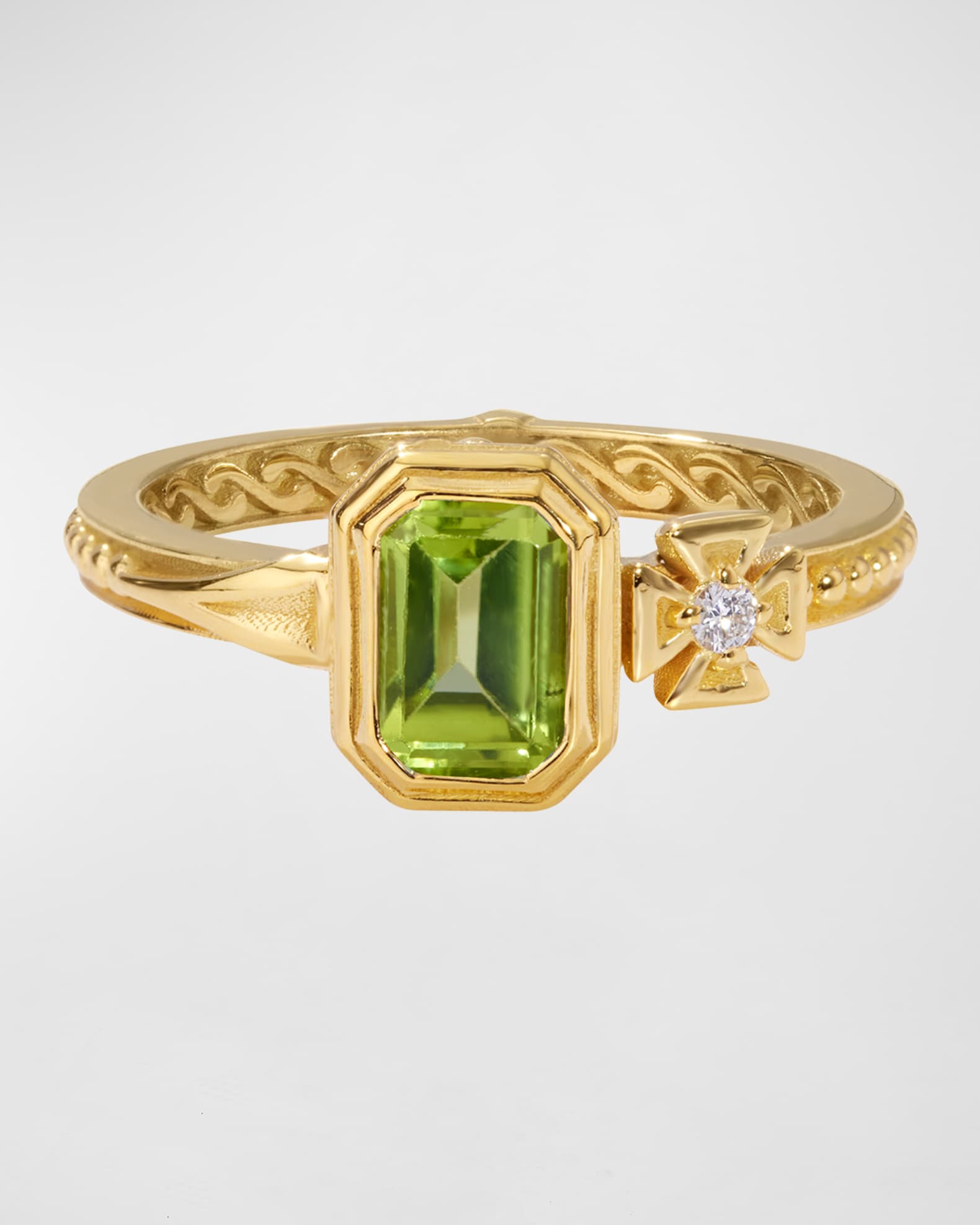 Peridot and White Diamond Ring 0