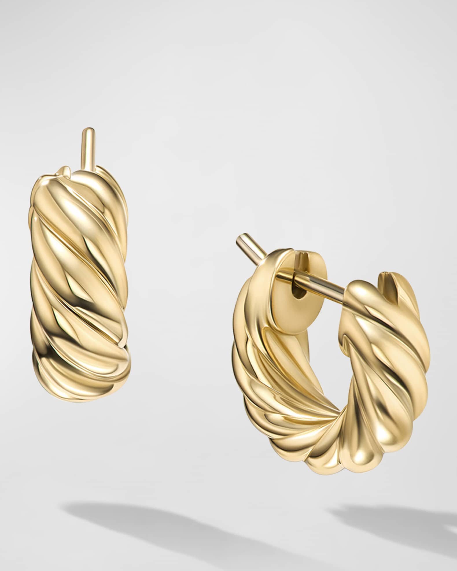 David Yurman Sculpted Cable Earrings in 18K Gold, 5.4mm, 0.5