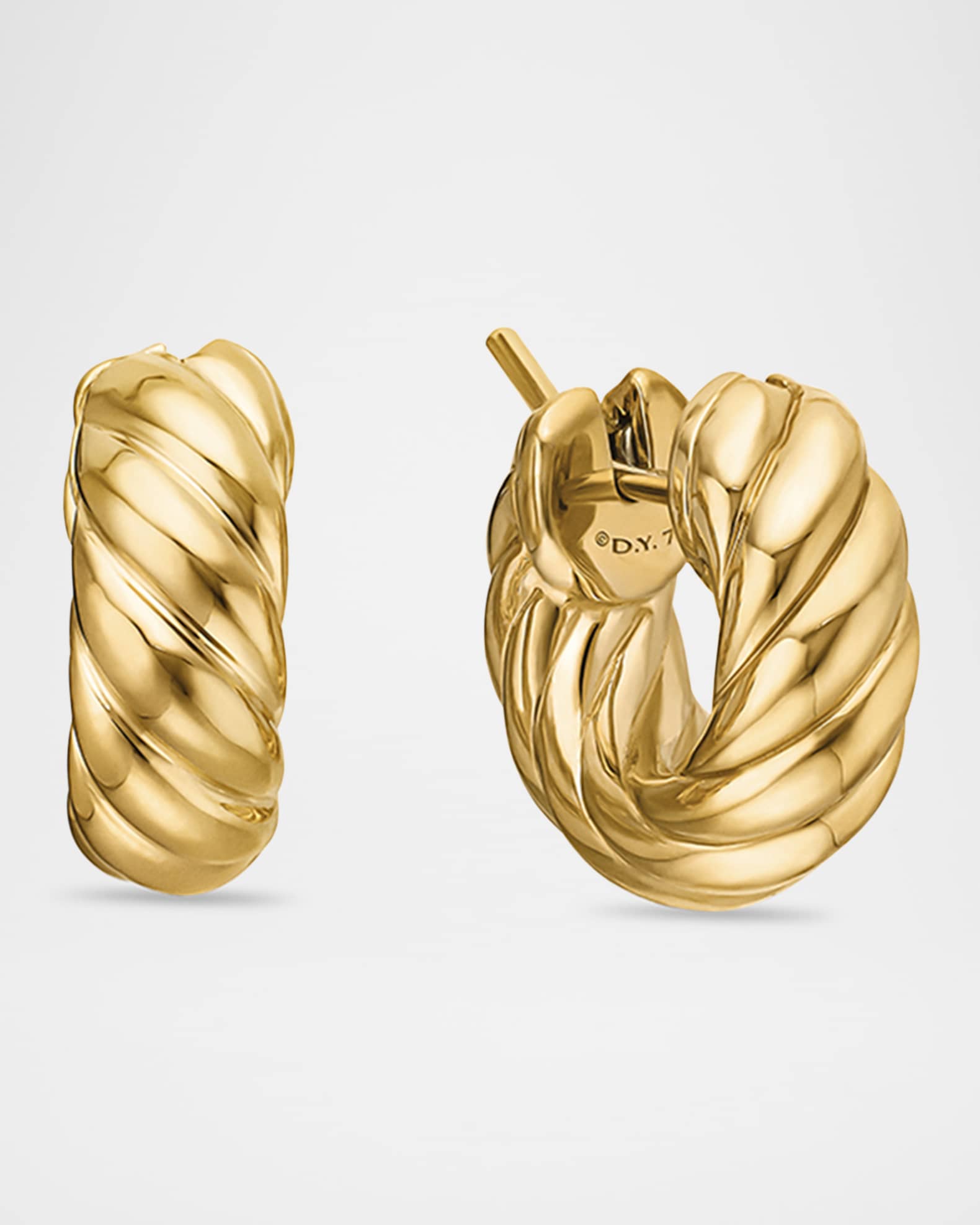 David Yurman Sculpted Cable Earrings in 18K Gold, 5.4mm, 0.5