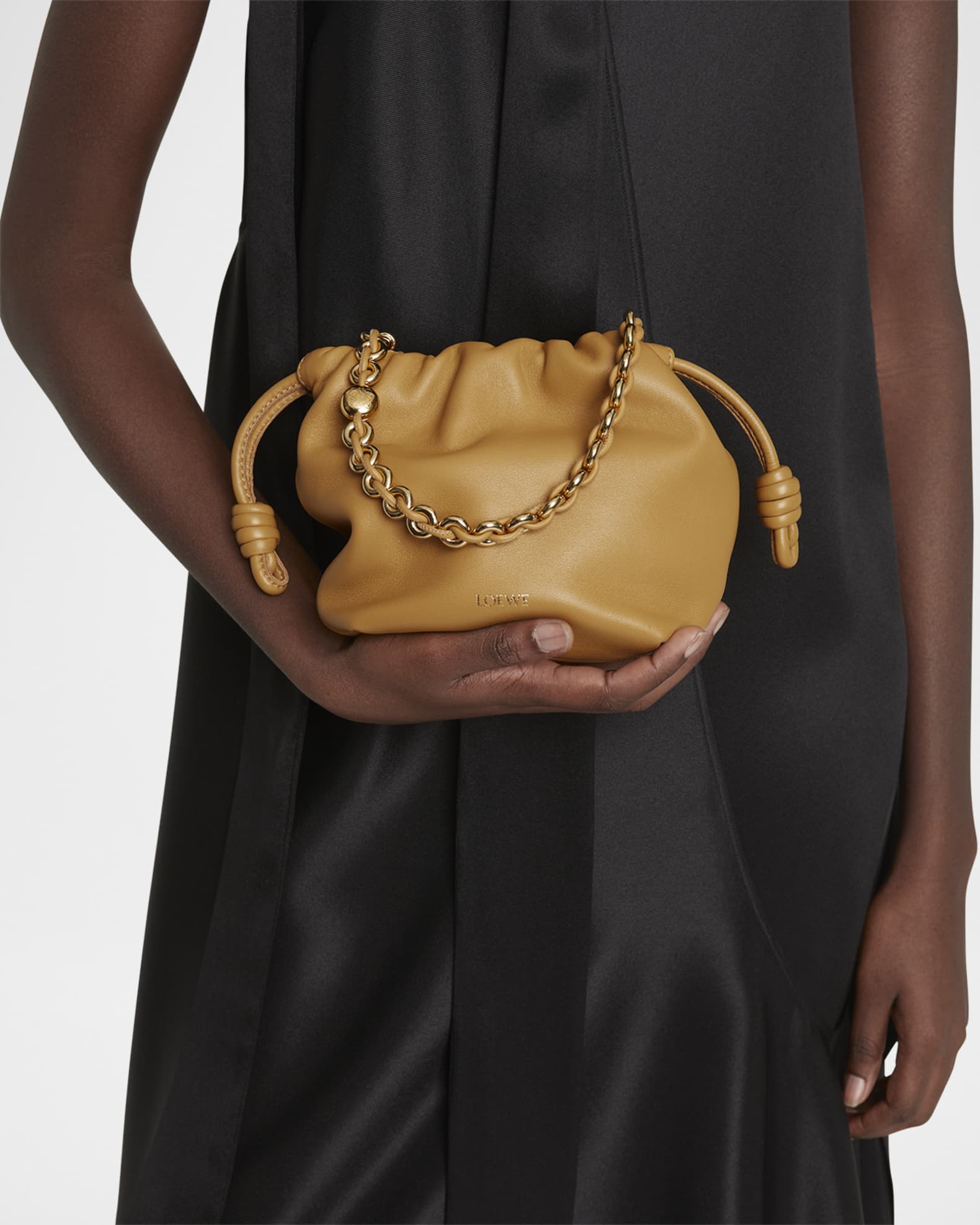 大人気★ビビットオレンジ【LOEWE】flamenco pocket crossbody Loewe Flamenco Small Crossbody Bag in Napa Leather with