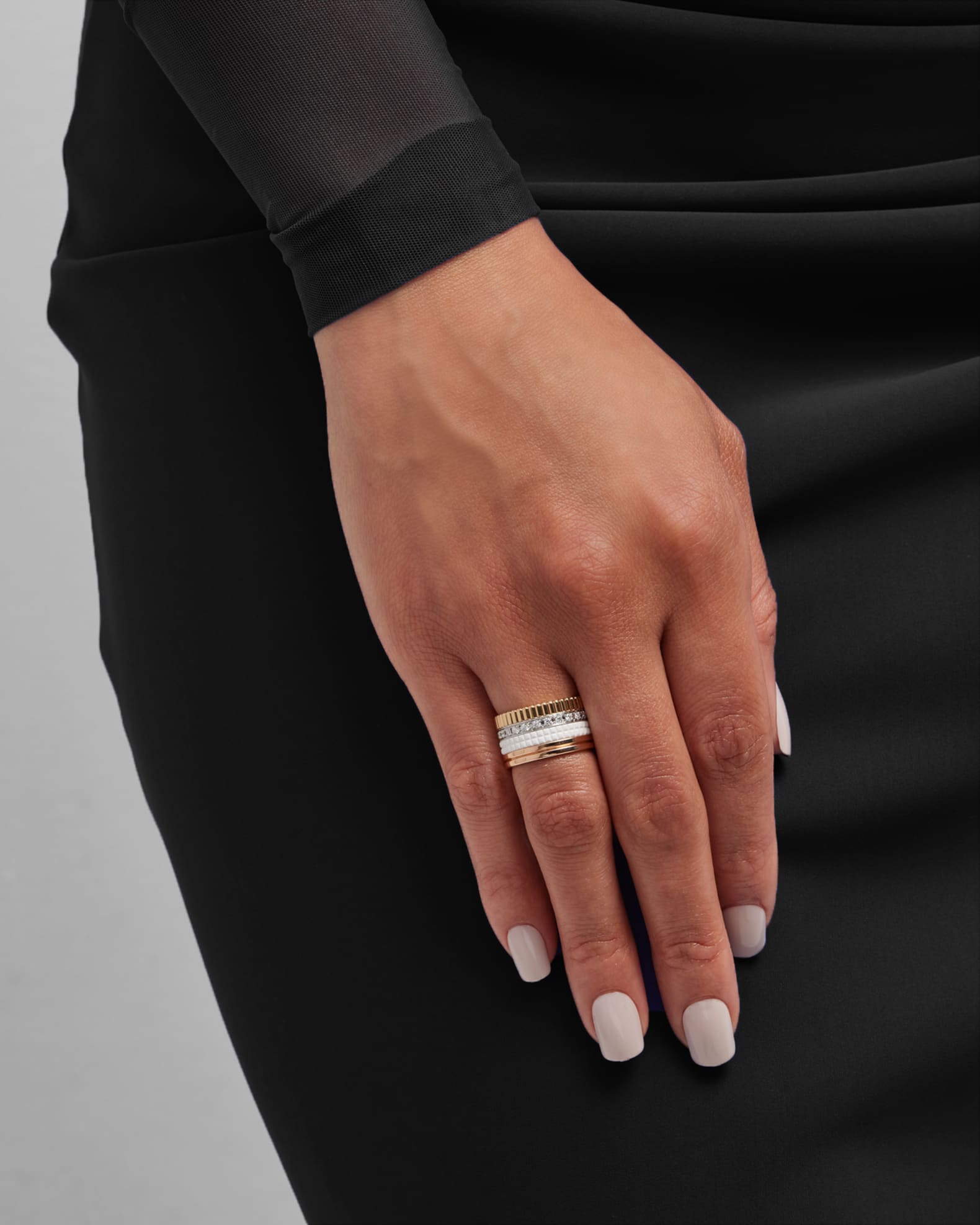Quatre Large Ring in Tricolor Gold with White Ceramic and Diamonds, Size 54 1