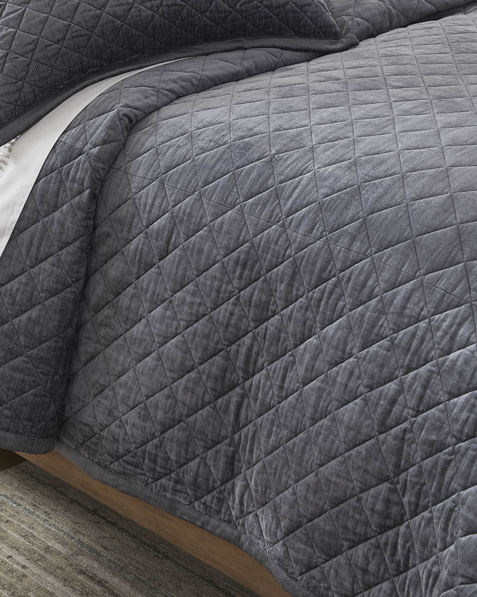 Simona Velvet Quilt 0
