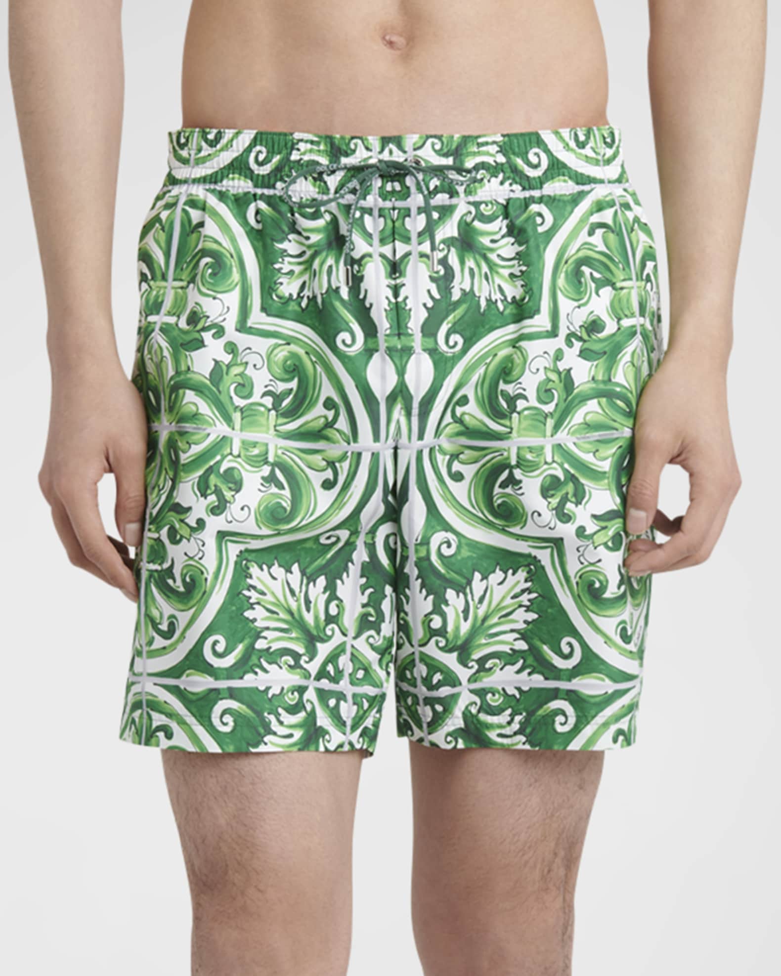 【残りわずか】 Dolce&Gabbana Men's Majolica Swim Shorts | Neiman Marcus 水着・ラッシュガード
