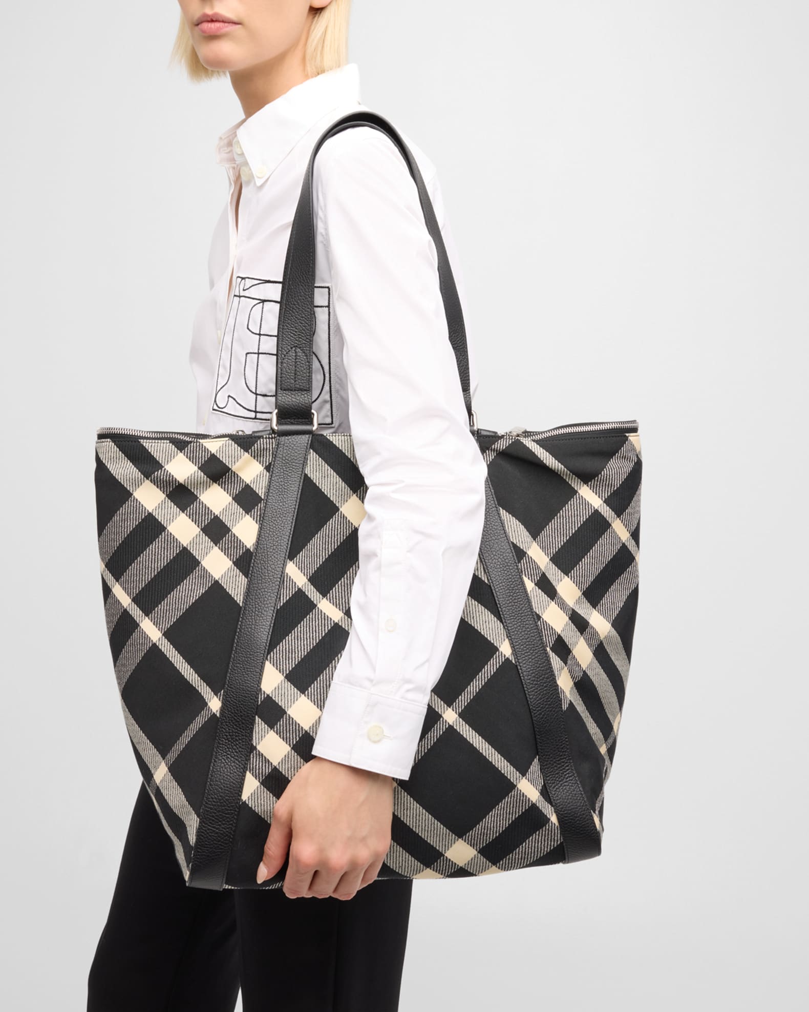 Burberry victoria beat check tote outlet