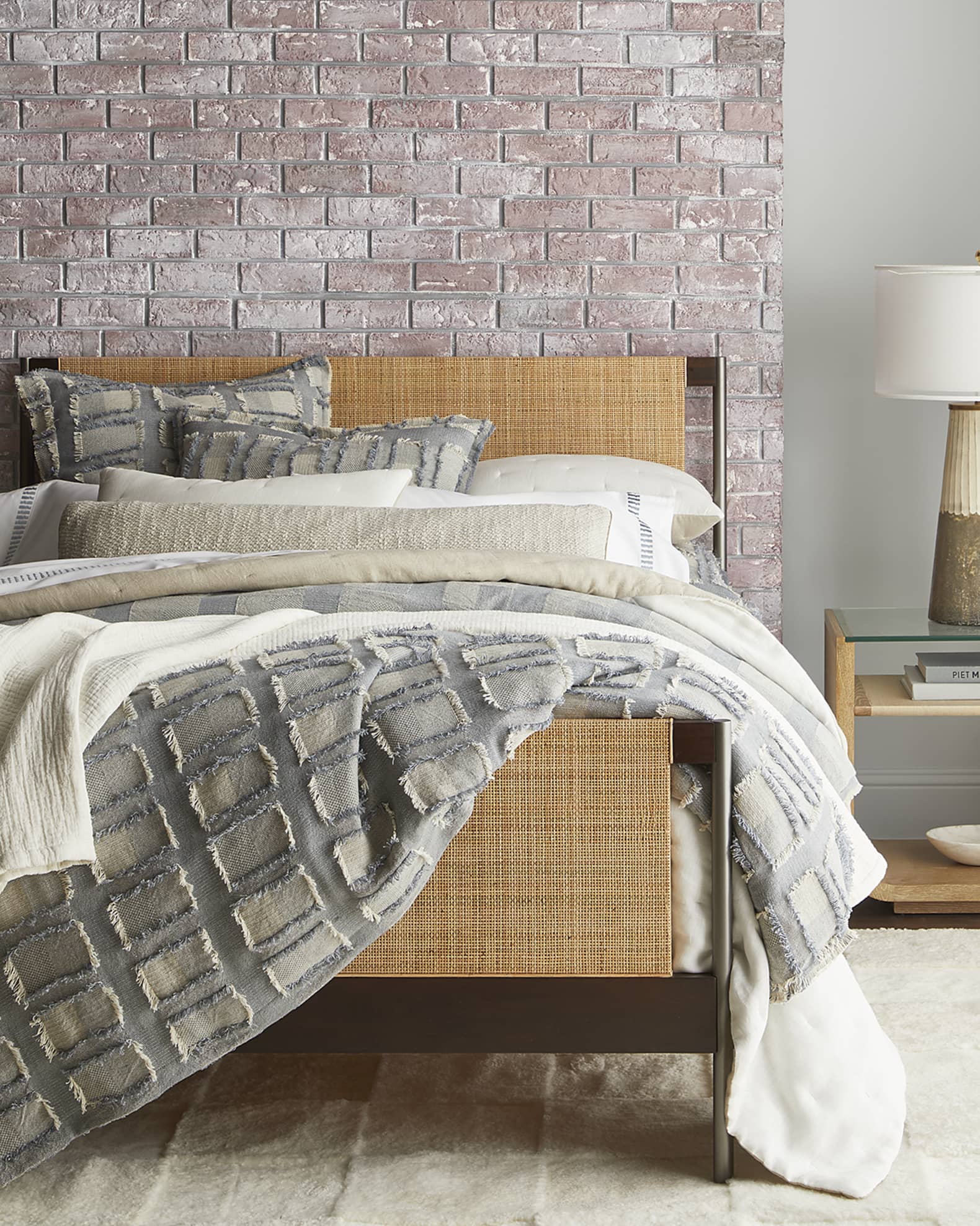 Hamilton Duvet 1