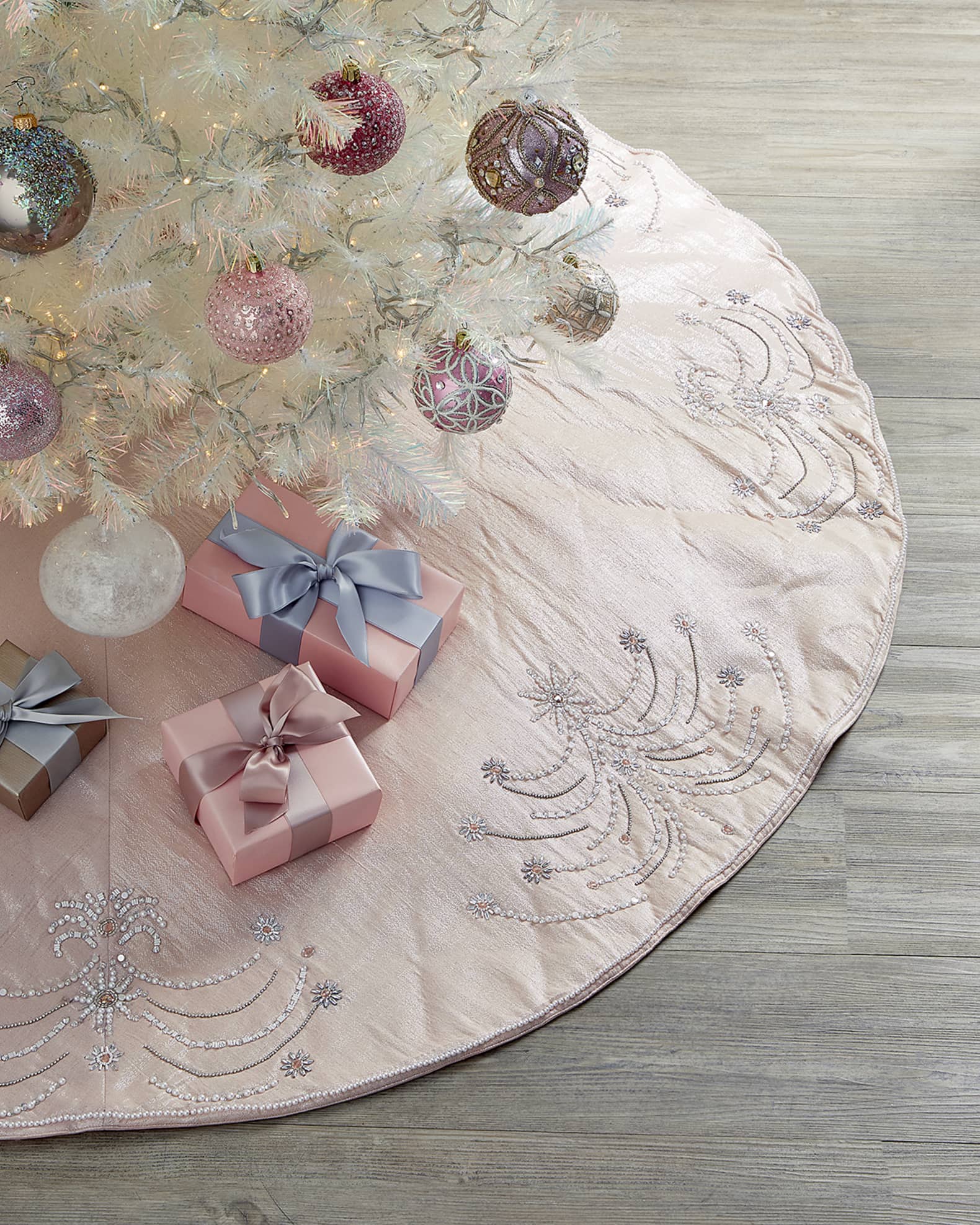 64" Frosted Bloom Tree Skirt 0