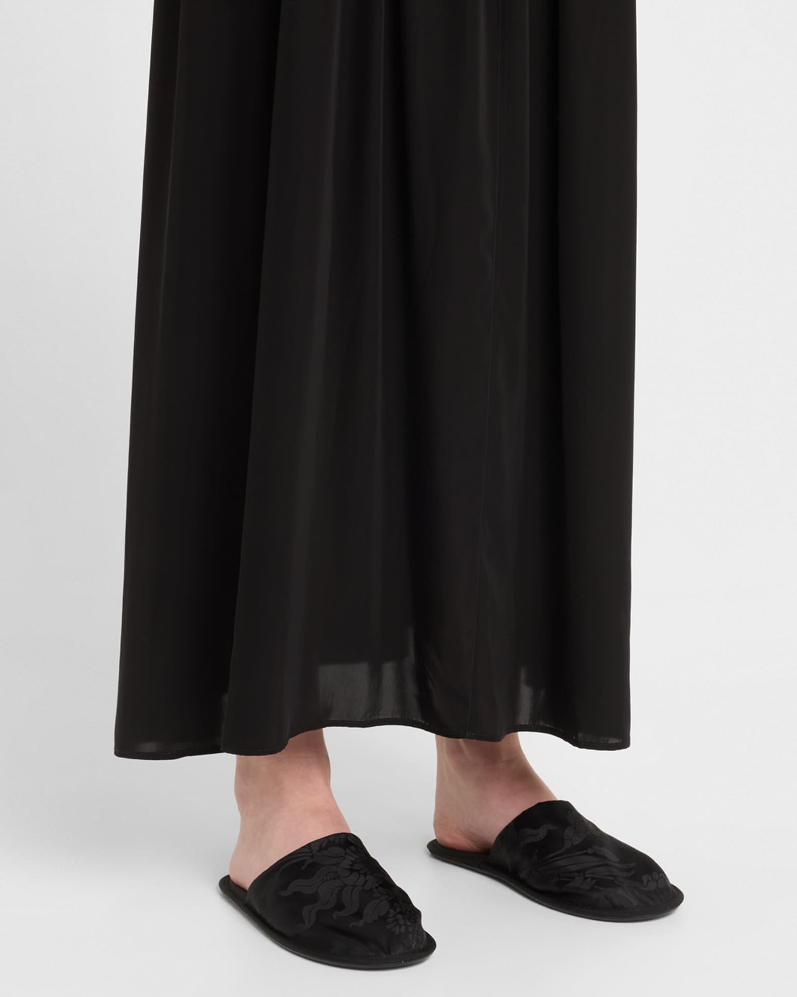 The row slippers top