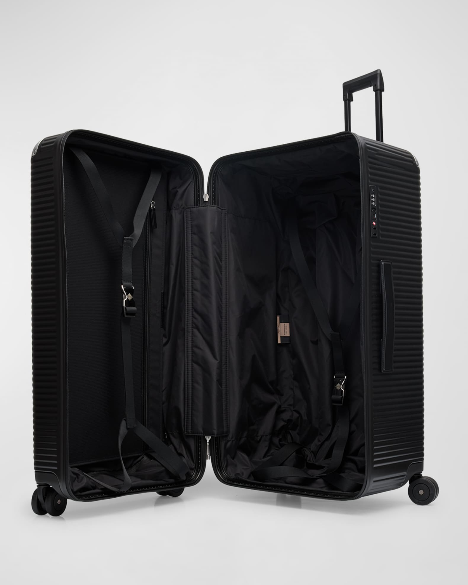 Bank Zip 22" Deluxe Spinner Luggage 1