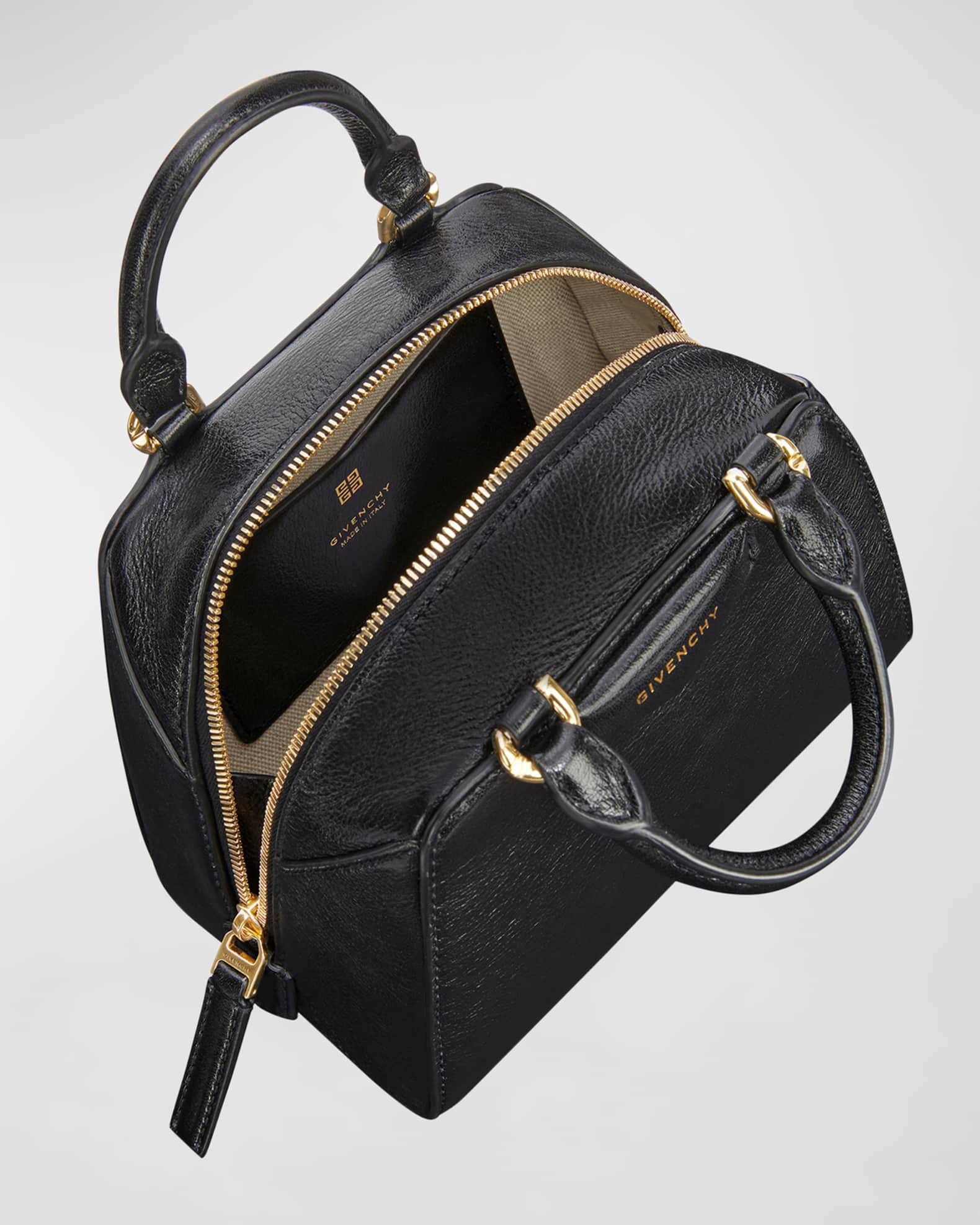 【関税&送料込】Givenchy Antigona Cube Nano Shiny Leather Ha Givenchy Antigona Cube Nano Top-Handle Bag in Shiny Tumbled