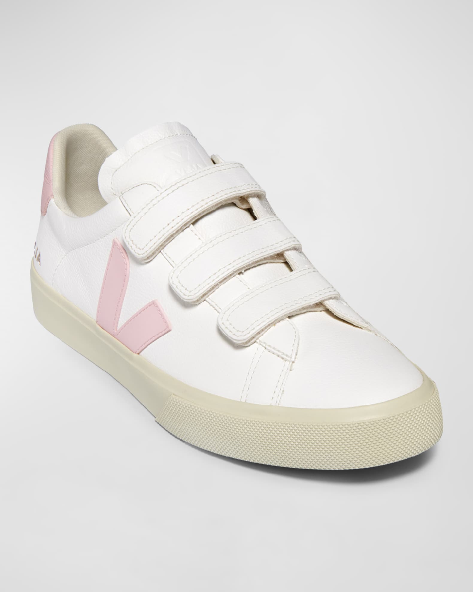 VEJA スニーカー recife-leather-l VEJA Recife Leather Low-Top Sneakers | Neiman Marcus