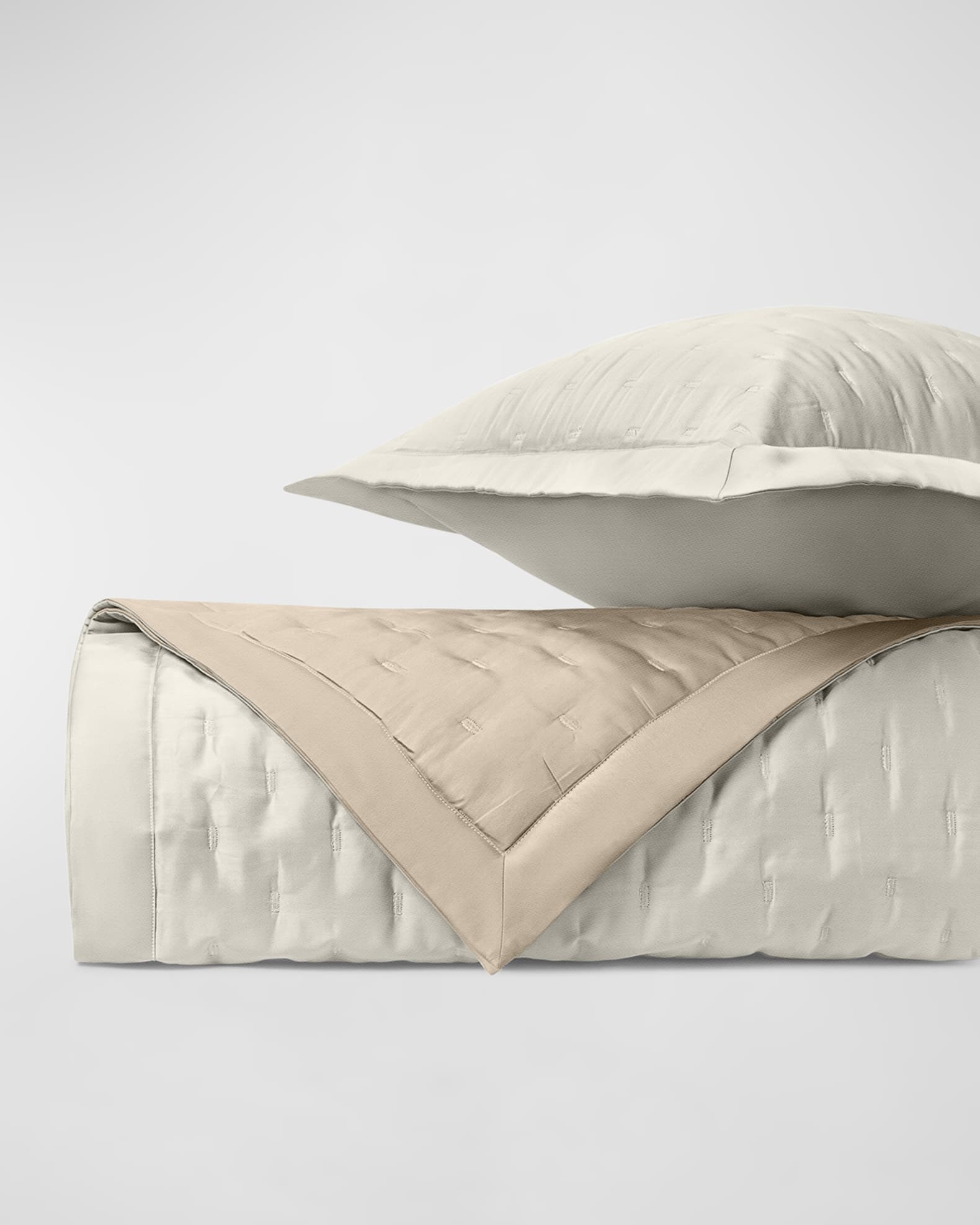 Fil Coupe Coverlet Set 0