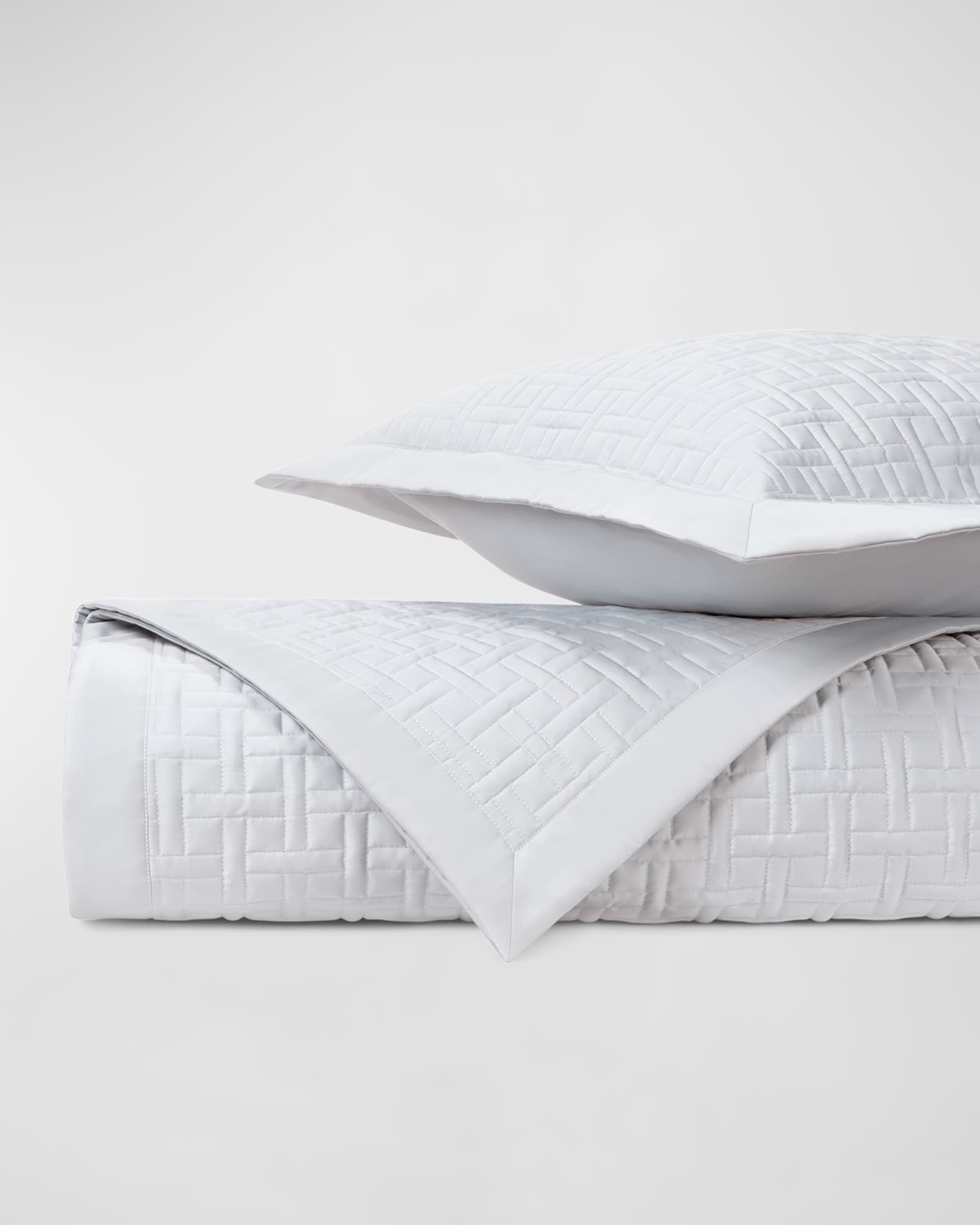 Home Treasures Parquet King/California King Coverlet - Perla White